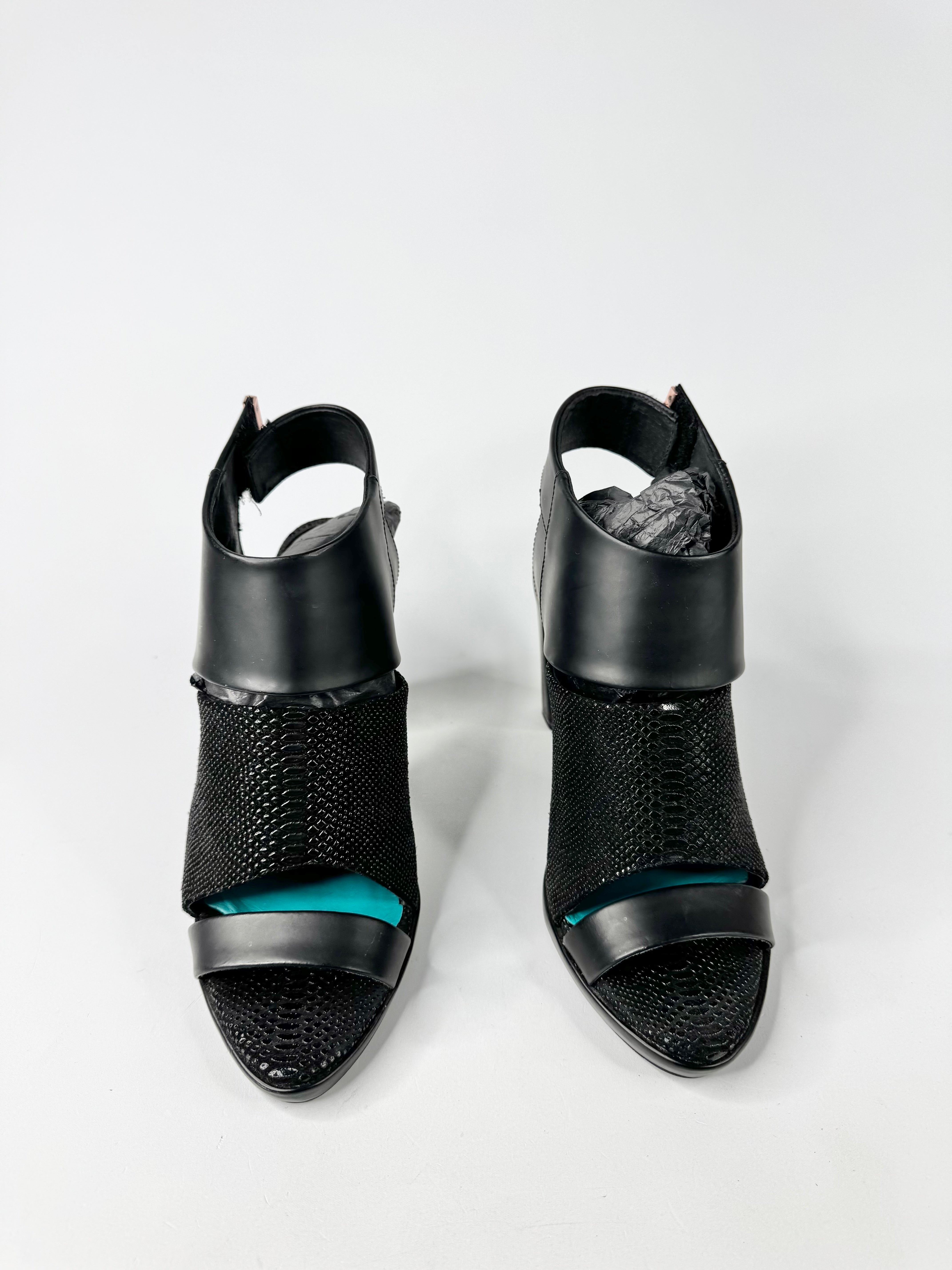 Ginger & Smart Black 'Odessy' Heeled Sandals - EU40