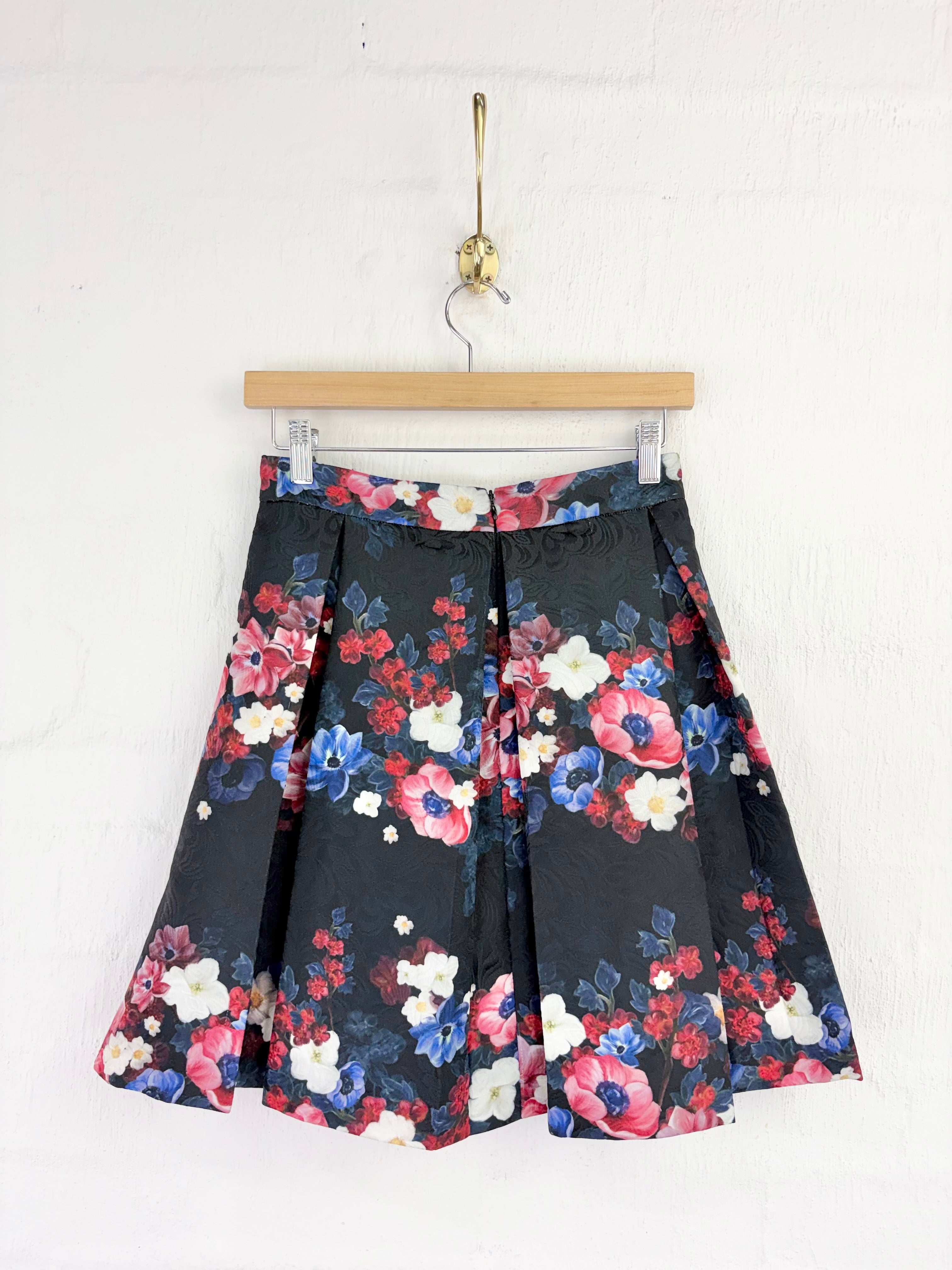 Alannah Hill Black & Floral 'What a Whirlwind' Box Pleat Skirt - AU8