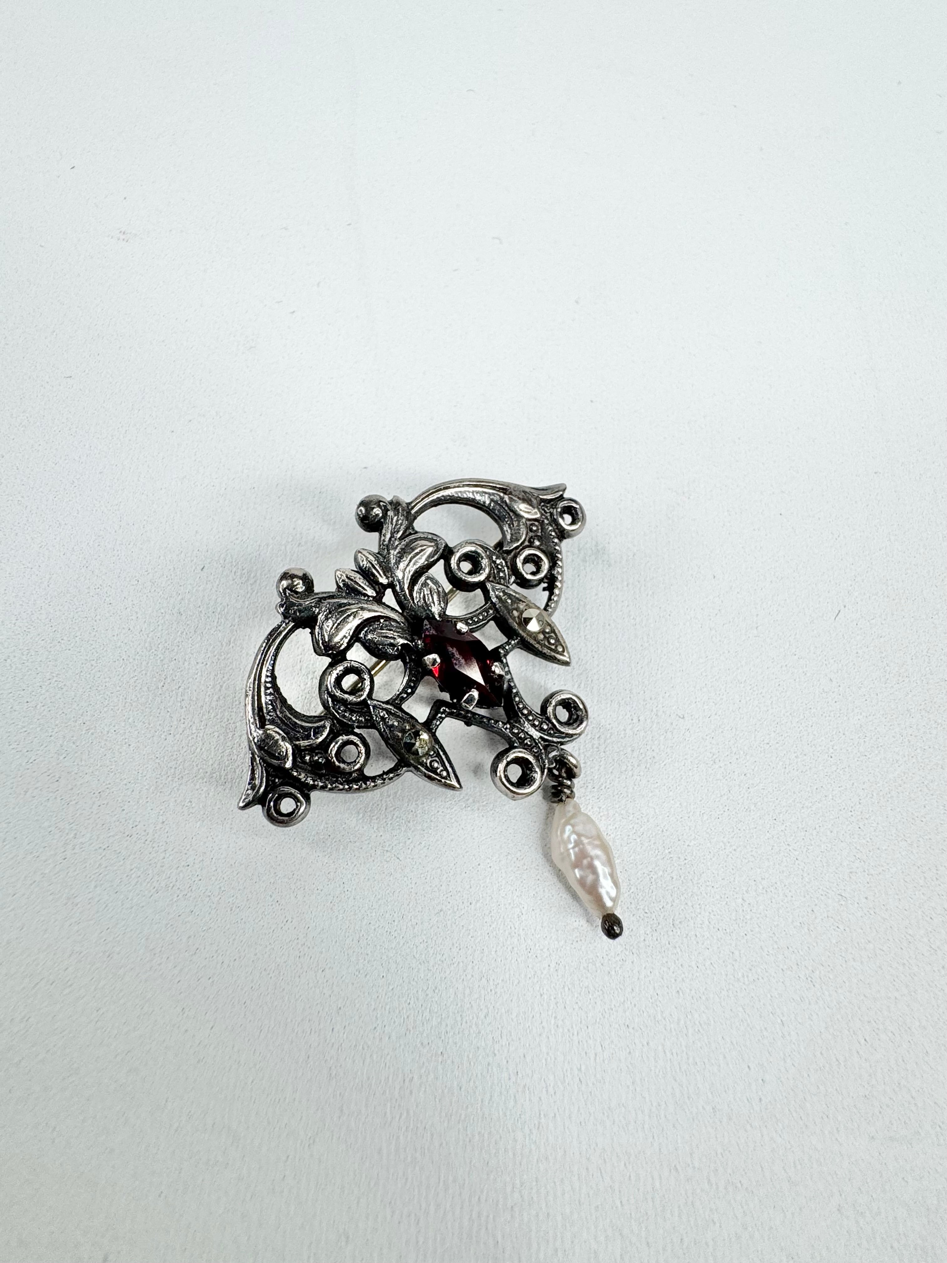 Vintage Art Nouveau Marcasite Style Brooch