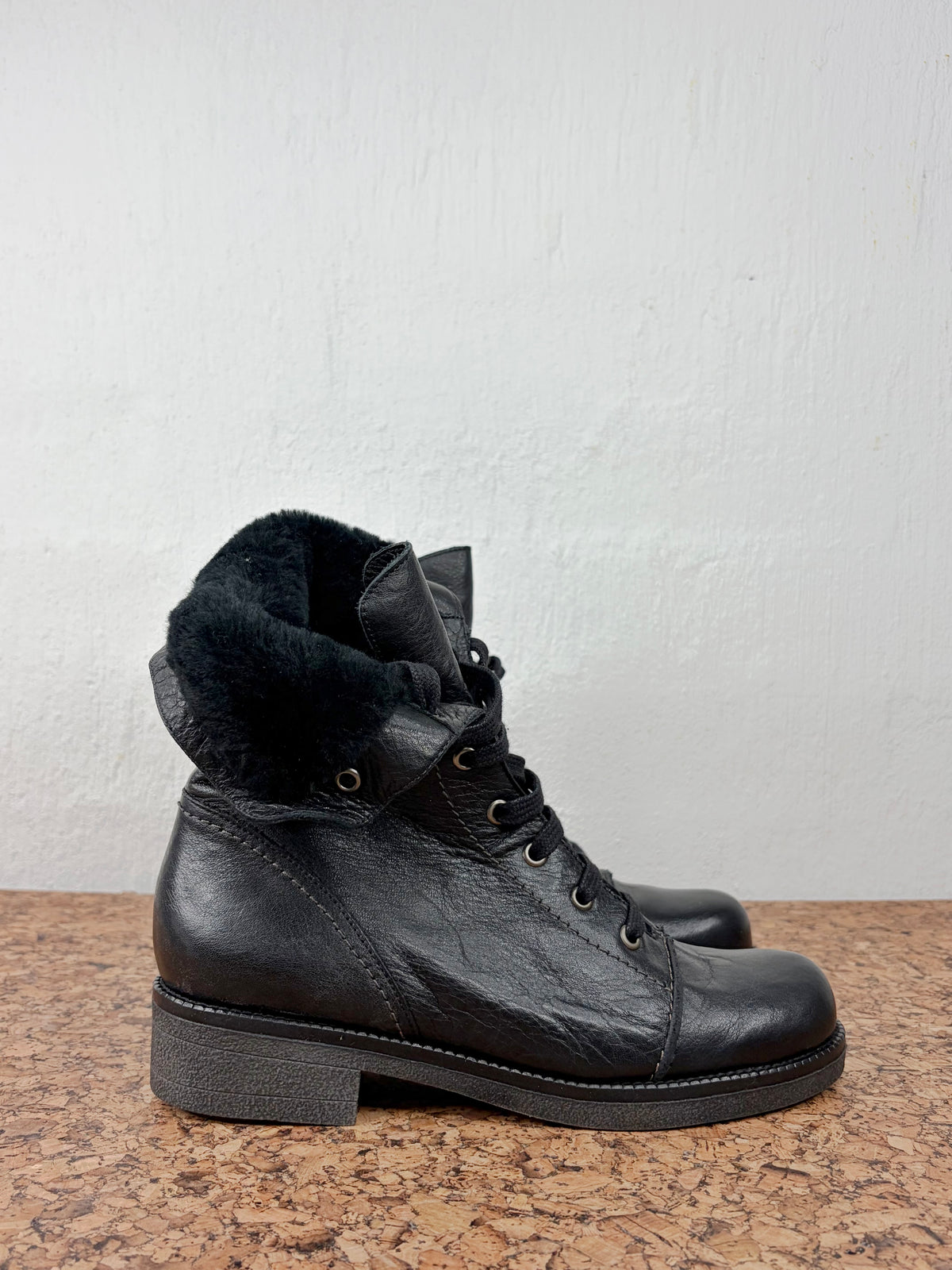 Wonders Black Fleece Lined Boots - EU38