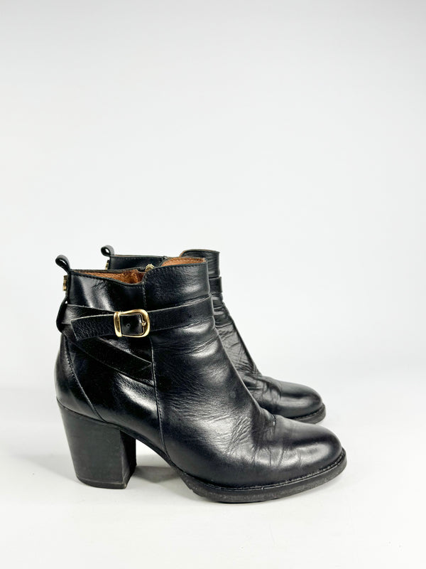 Kurt Geiger 'Sofie' Black Leather Ankle Boots - EU39