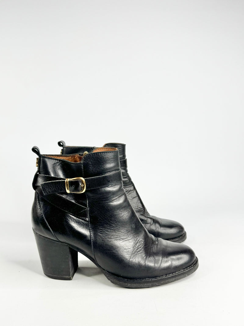 Kurt Geiger 'Sofie' Black Leather Ankle Boots - EU39
