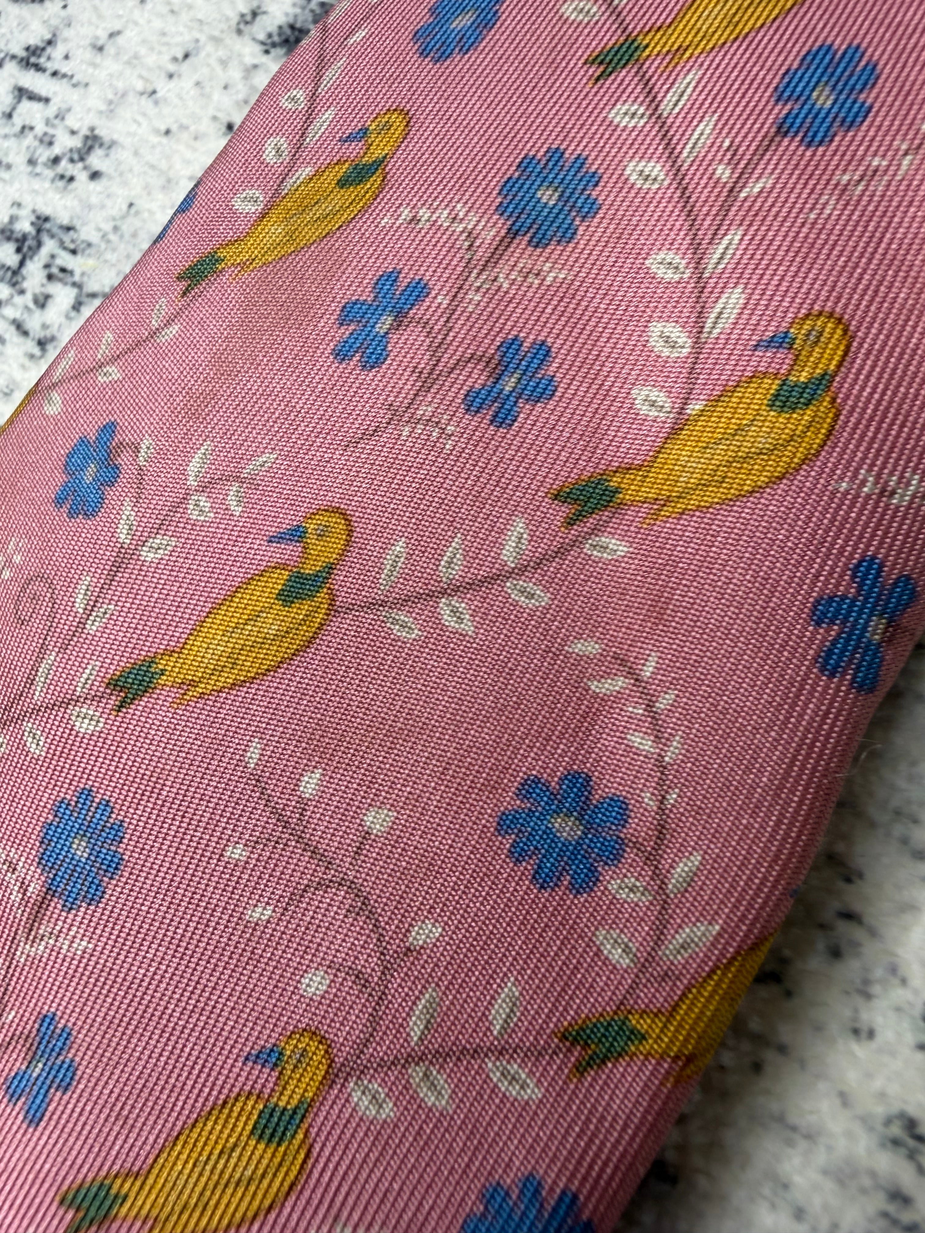 Vintage 90s Hermès Pink Silk Bird Patterned '7185' Silk Tie