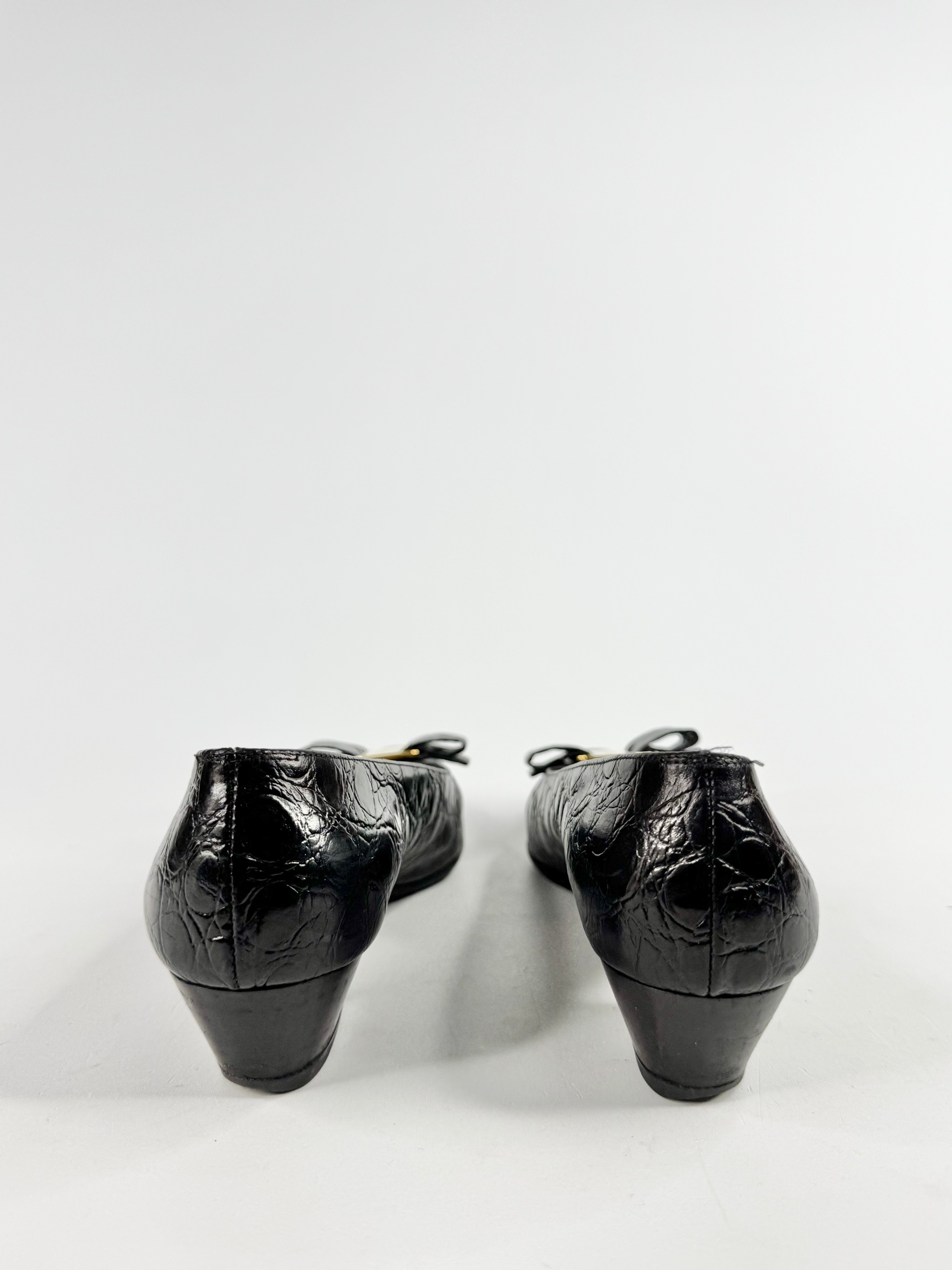 Salvatore Ferragamo Black Textured Pumps - EU37