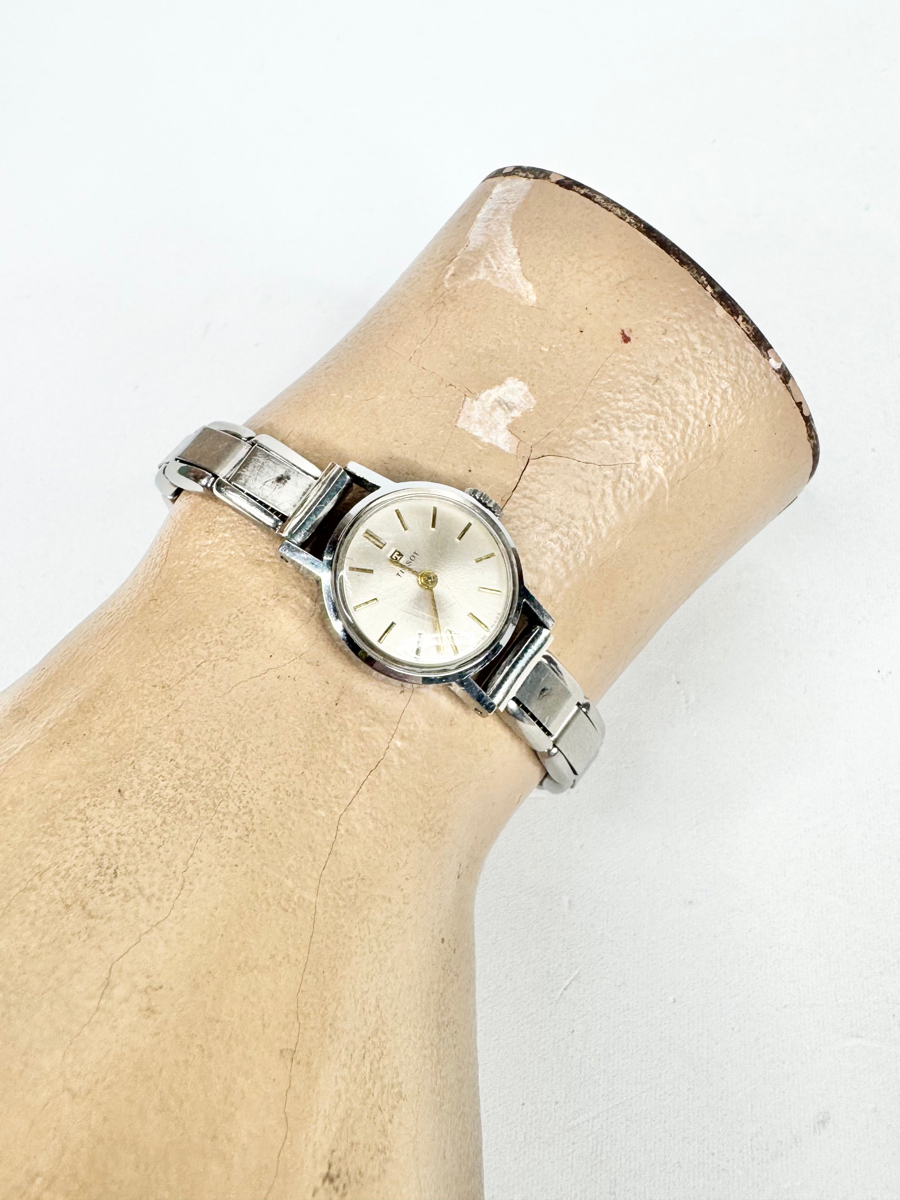 Vintage 1970s Silver Tone Tissot Watch
