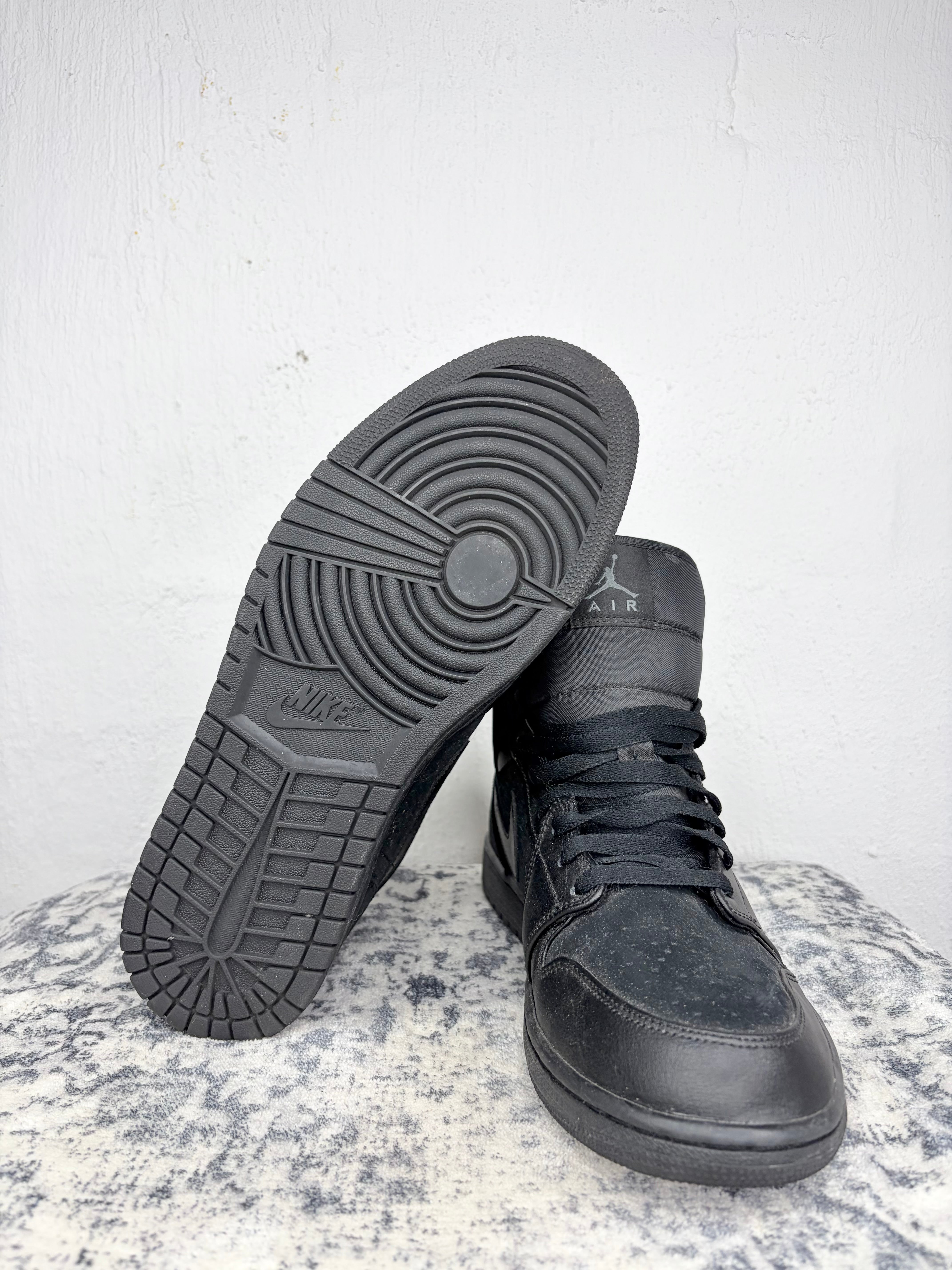 Air Jodan Mid 1 'Triple Black' High Top Sneakers - EU44