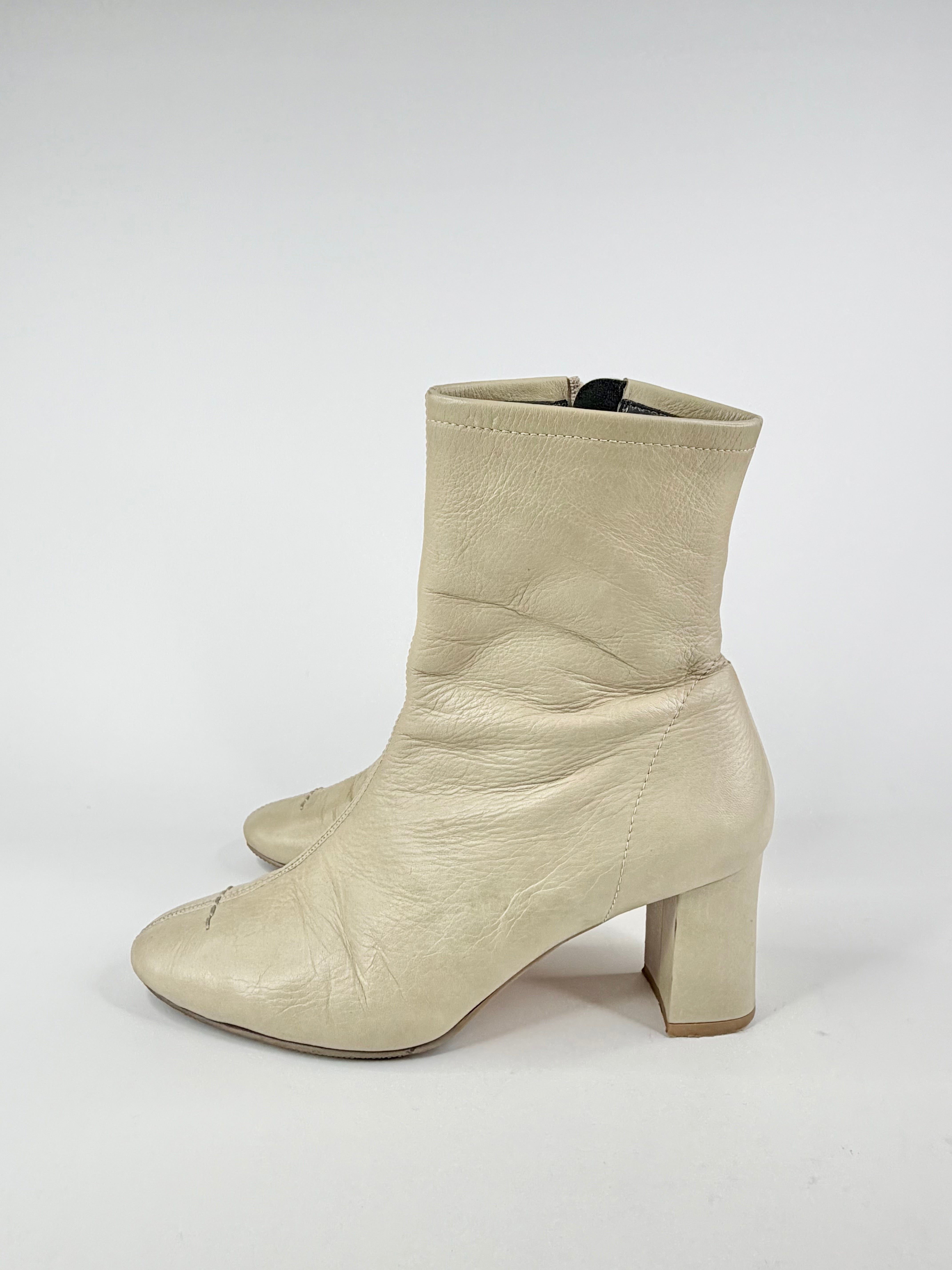 Sakias Cement Leather Ankle Boots - EU36