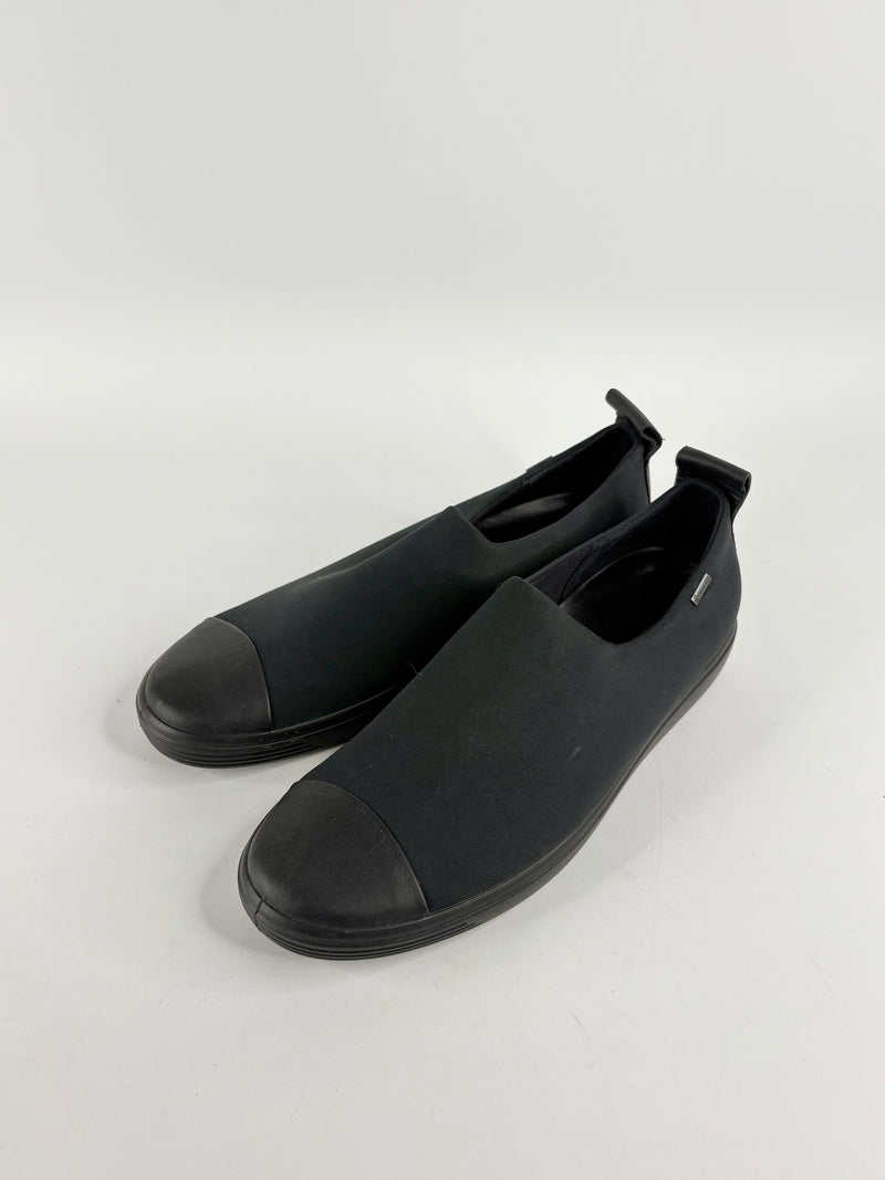 Ecco Black Leather & Gore-Tex Upper Slip Ons - EU42