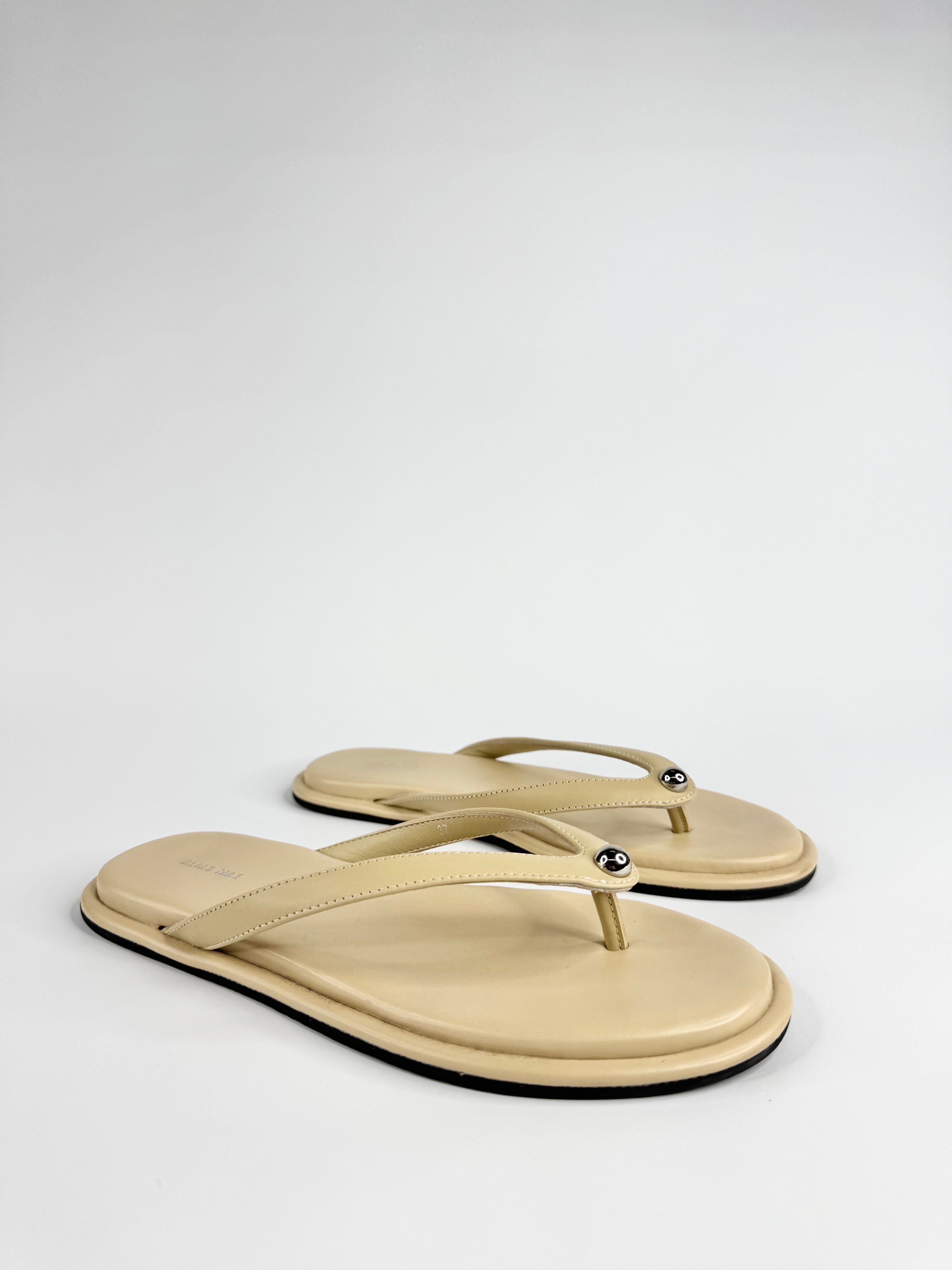 Alias Mae Buttermilk 'Tula' Thongs - EU37