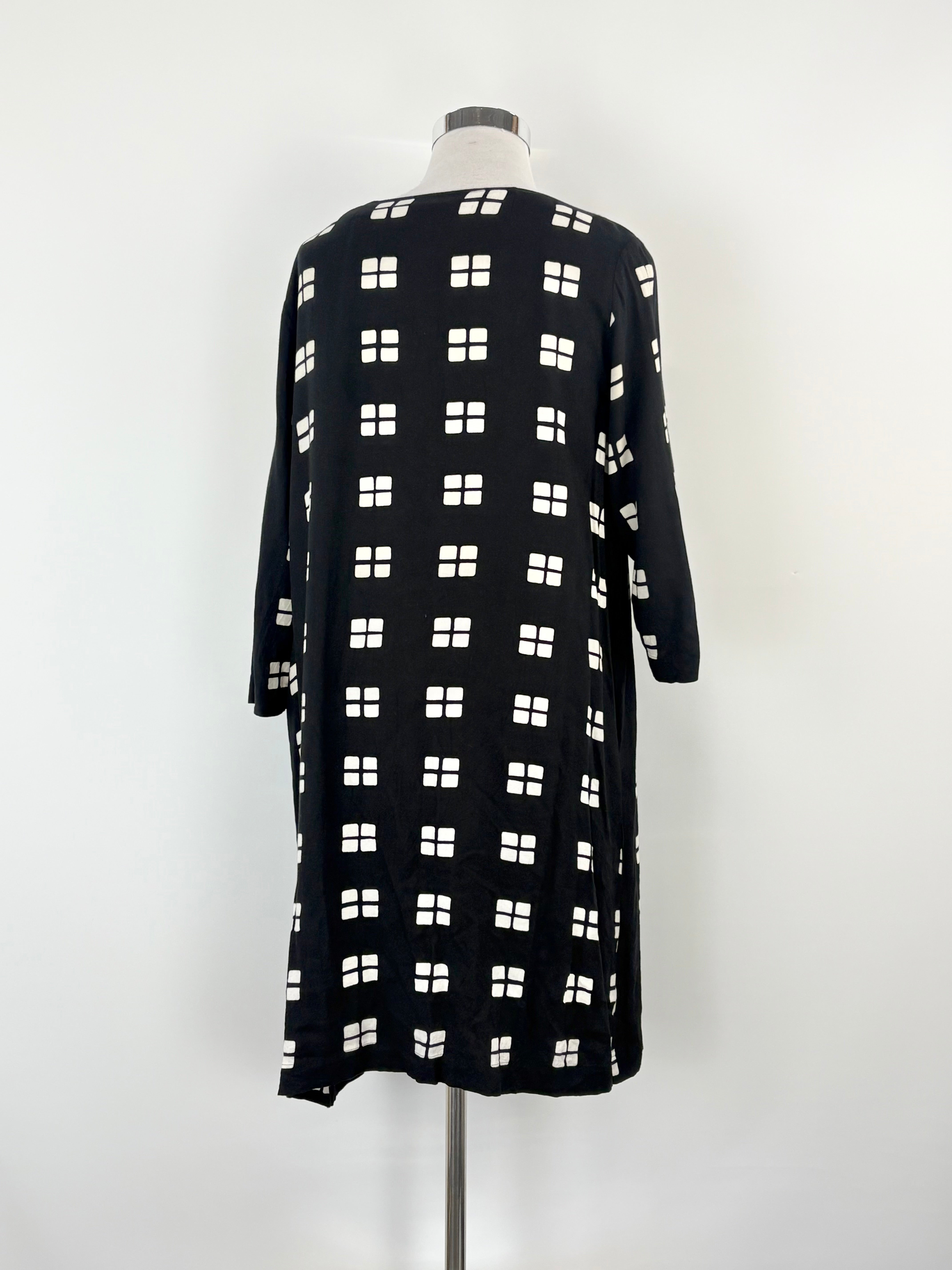 Marimekko Black & White 'Okenni' Shift Dress - AU18/20