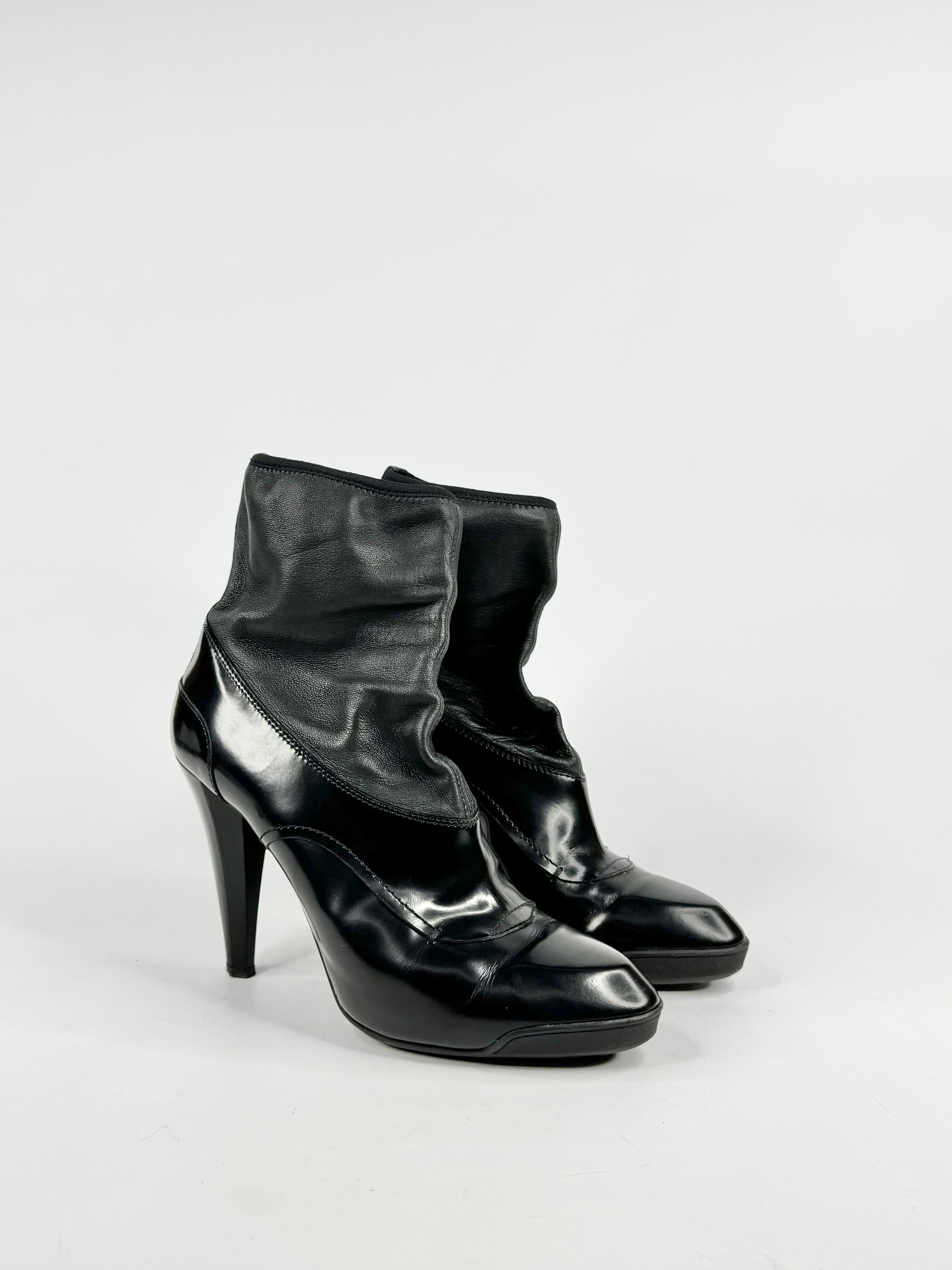Tod's Black Leather Contrast Ankle Boots - EU39