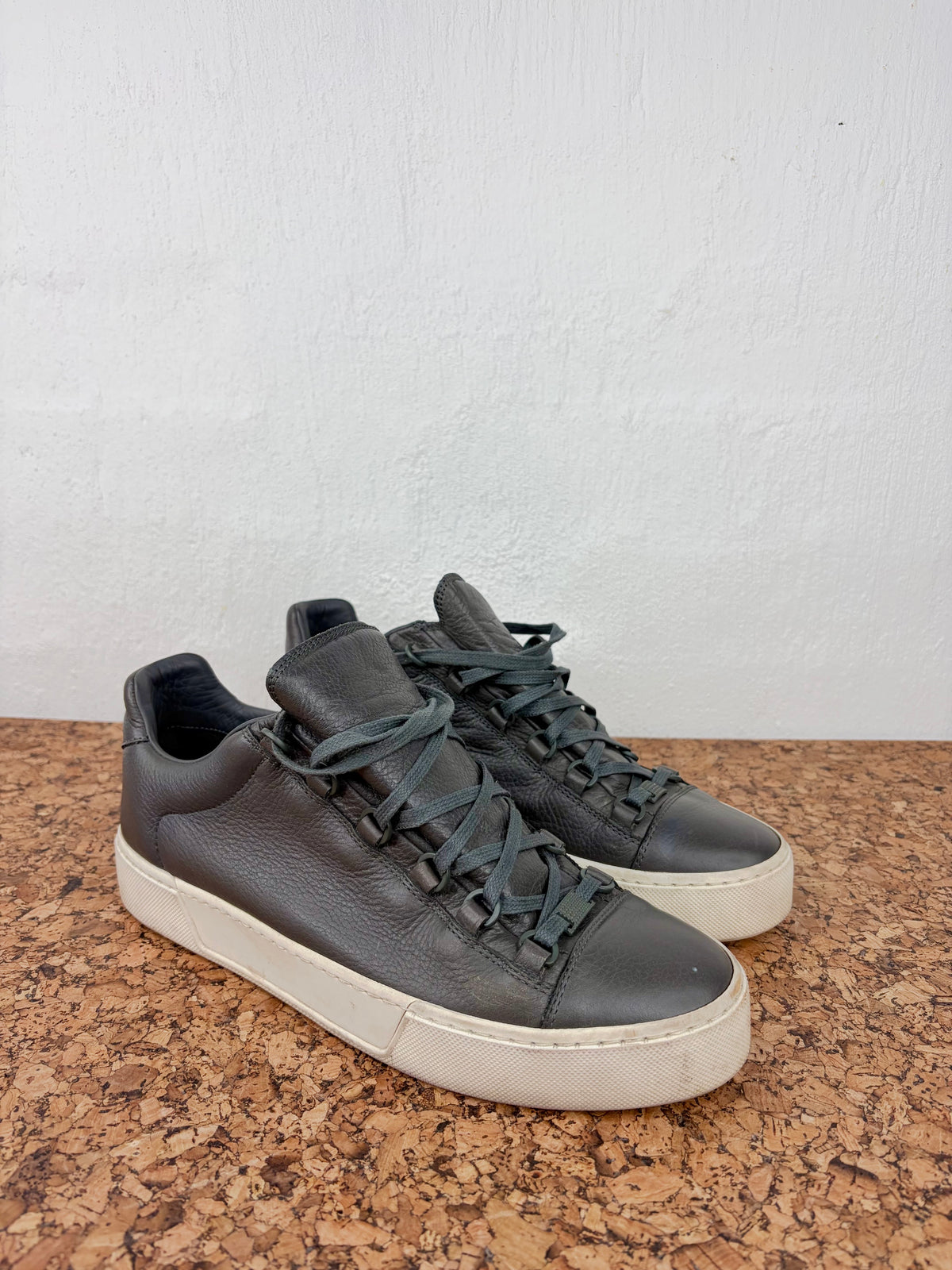 Balenciaga Dark Grey Arena Low Leather Lace Ups - EU42