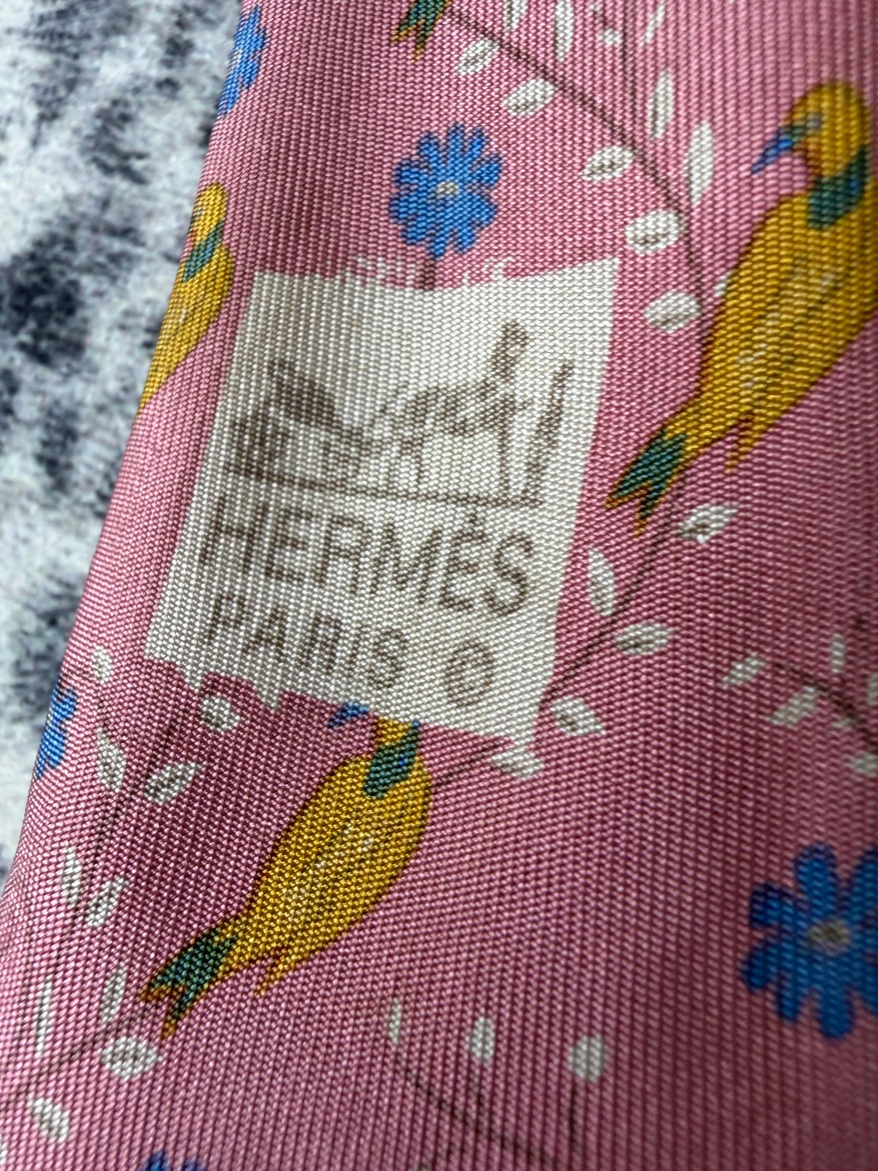 Vintage 90s Hermès Pink Silk Bird Patterned '7185' Silk Tie