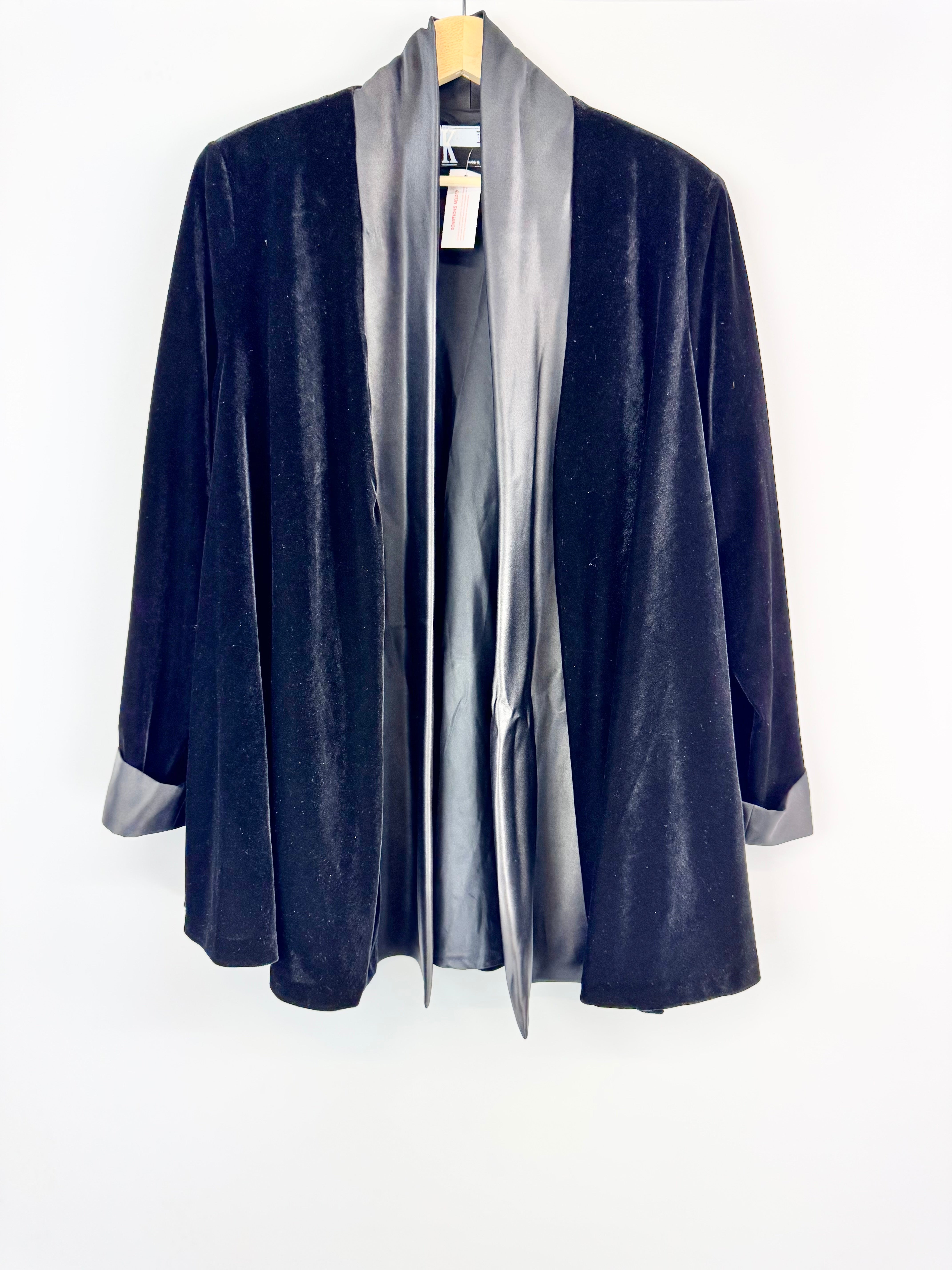 K Black Velvet Like Swing Blazer - AU16