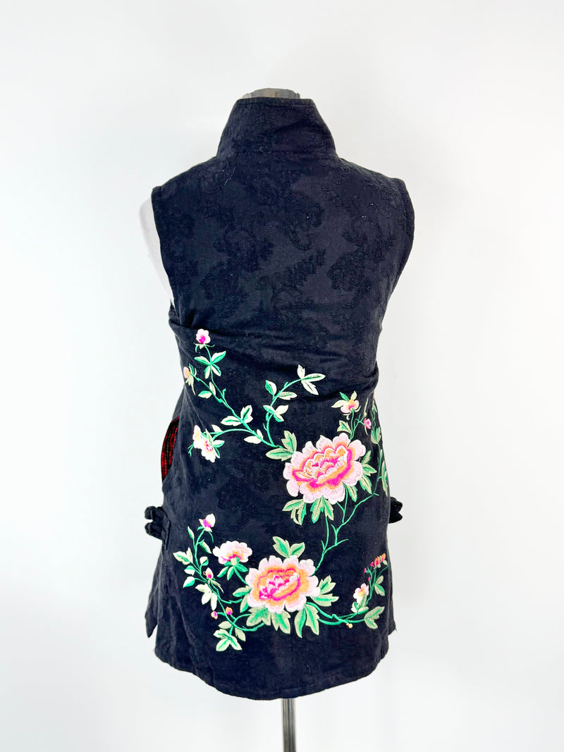 Black Sleeveless Embroidered Jacket - AU10