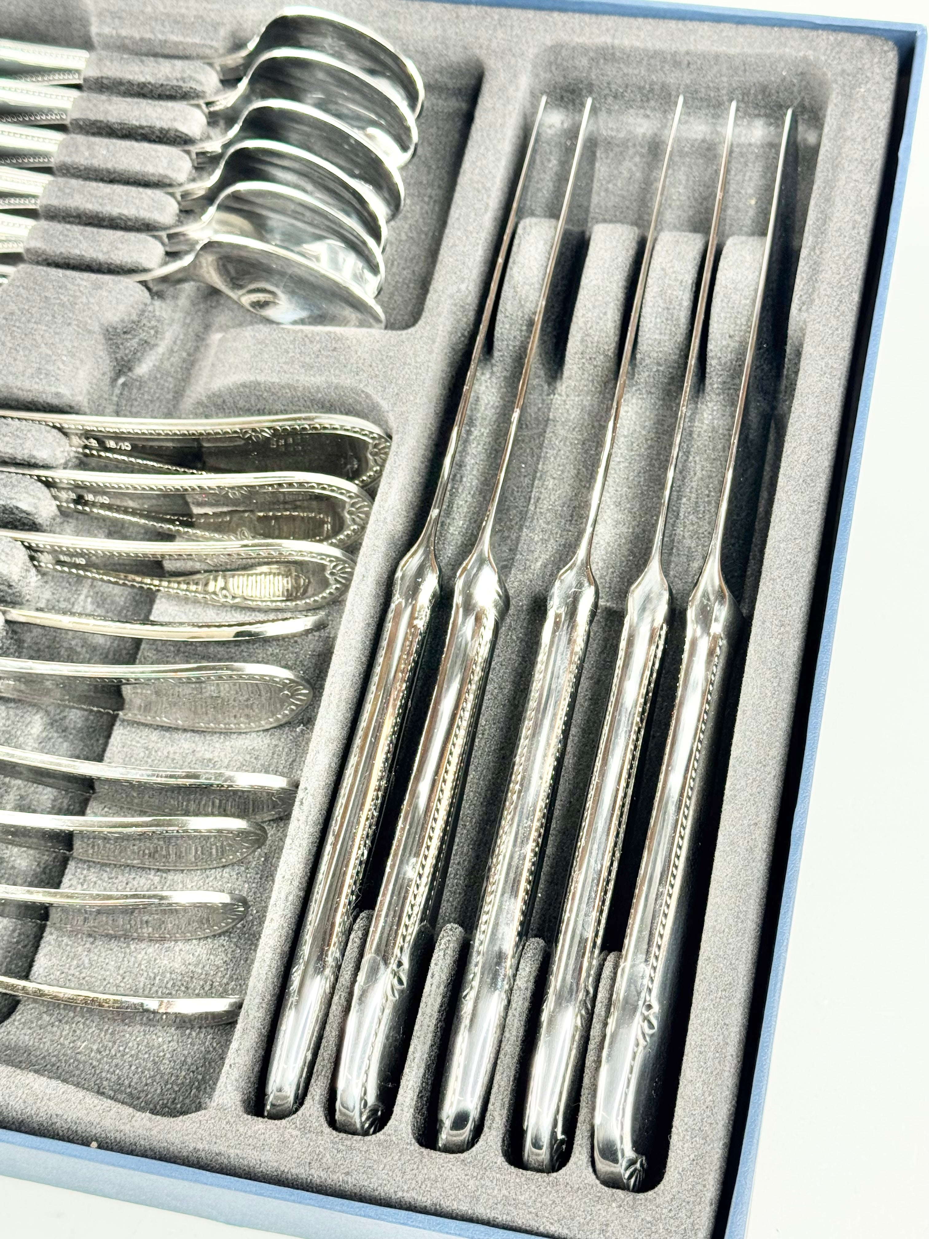Villeroy & Boch 'Victor' 24 Piece Cutlery Set
