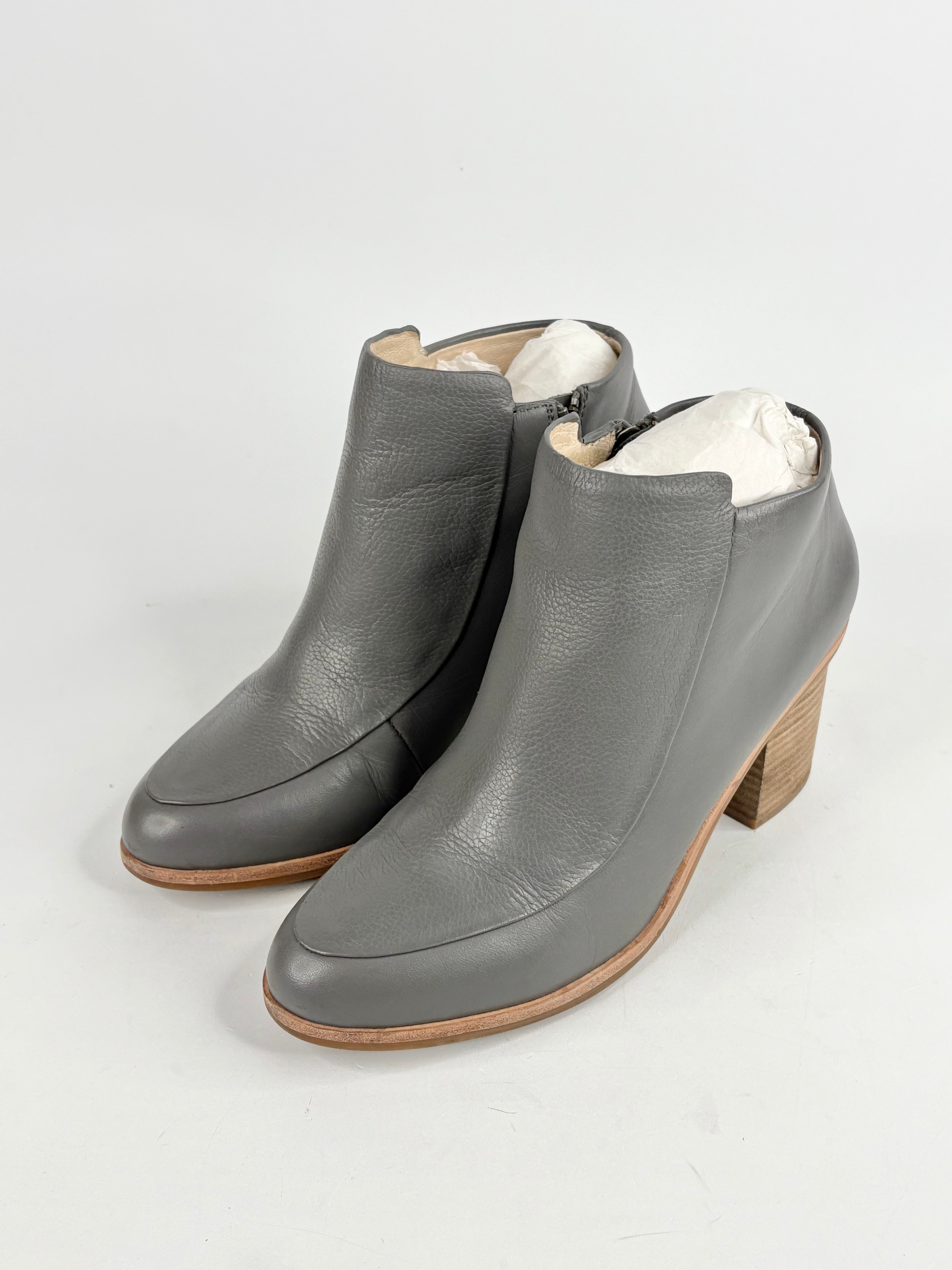 Búl Slate Grained Leather Ankle Boots - EU38