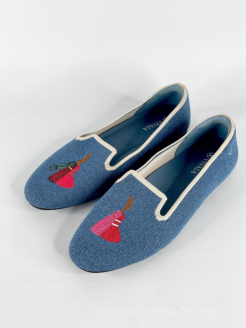 Vivaia Blue Denim 'Audrey' Round-Toe Embroidered Loafers - EU39