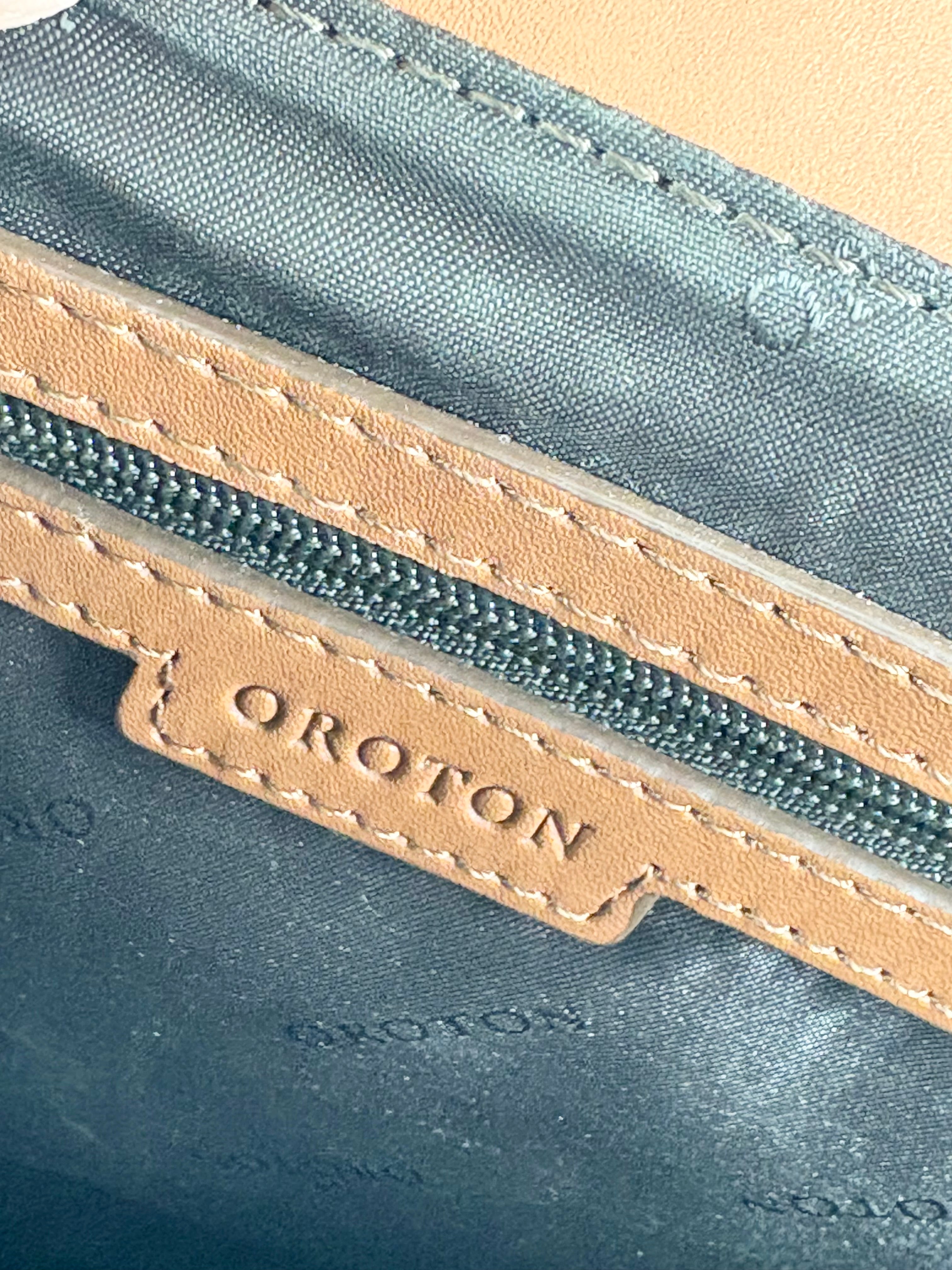 Oroton Tan Leather 'Satesman' Brieftote