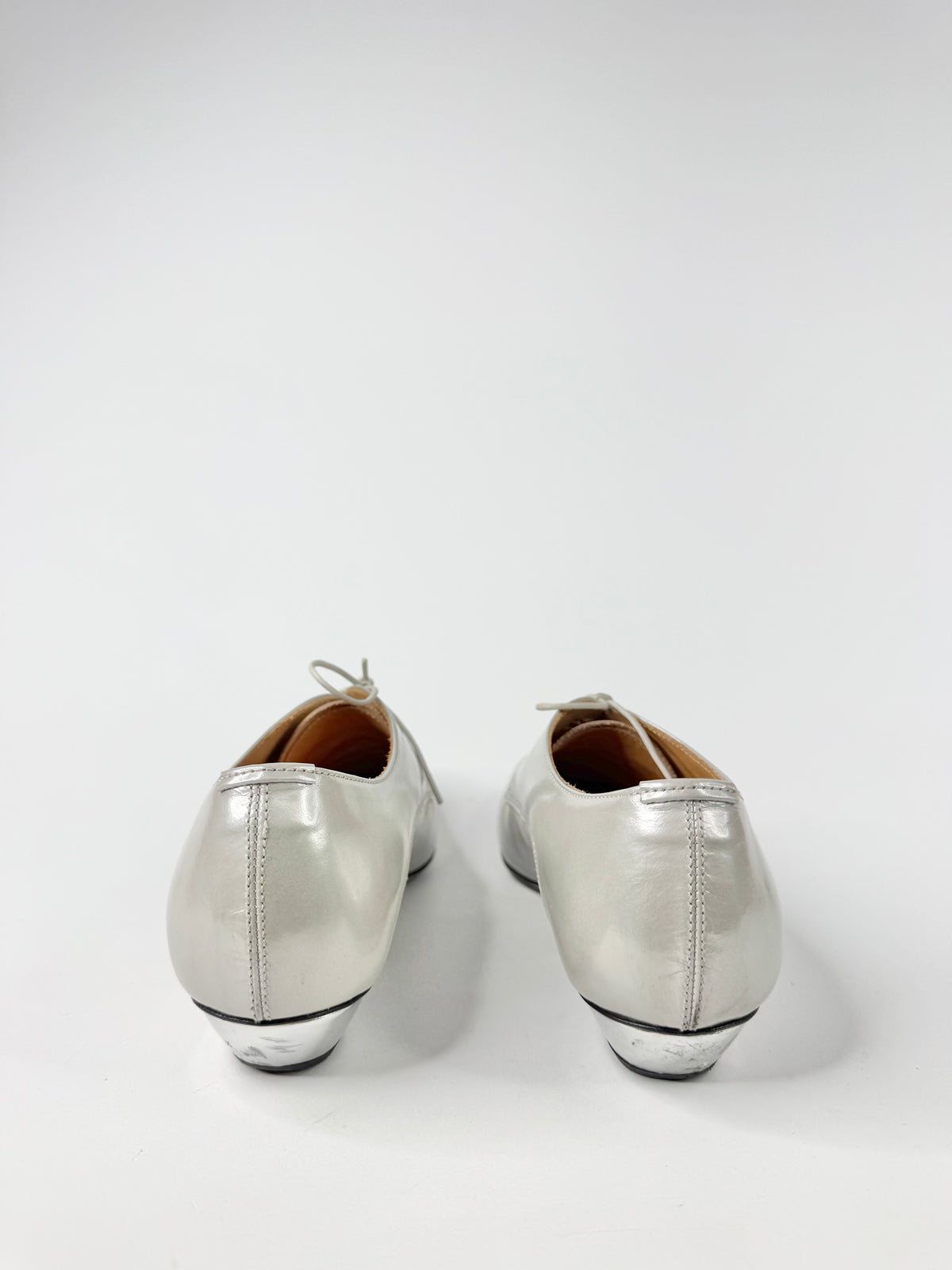 Giorgio Armani Soft Silver Leather Lace Up Shoes - EU39.5