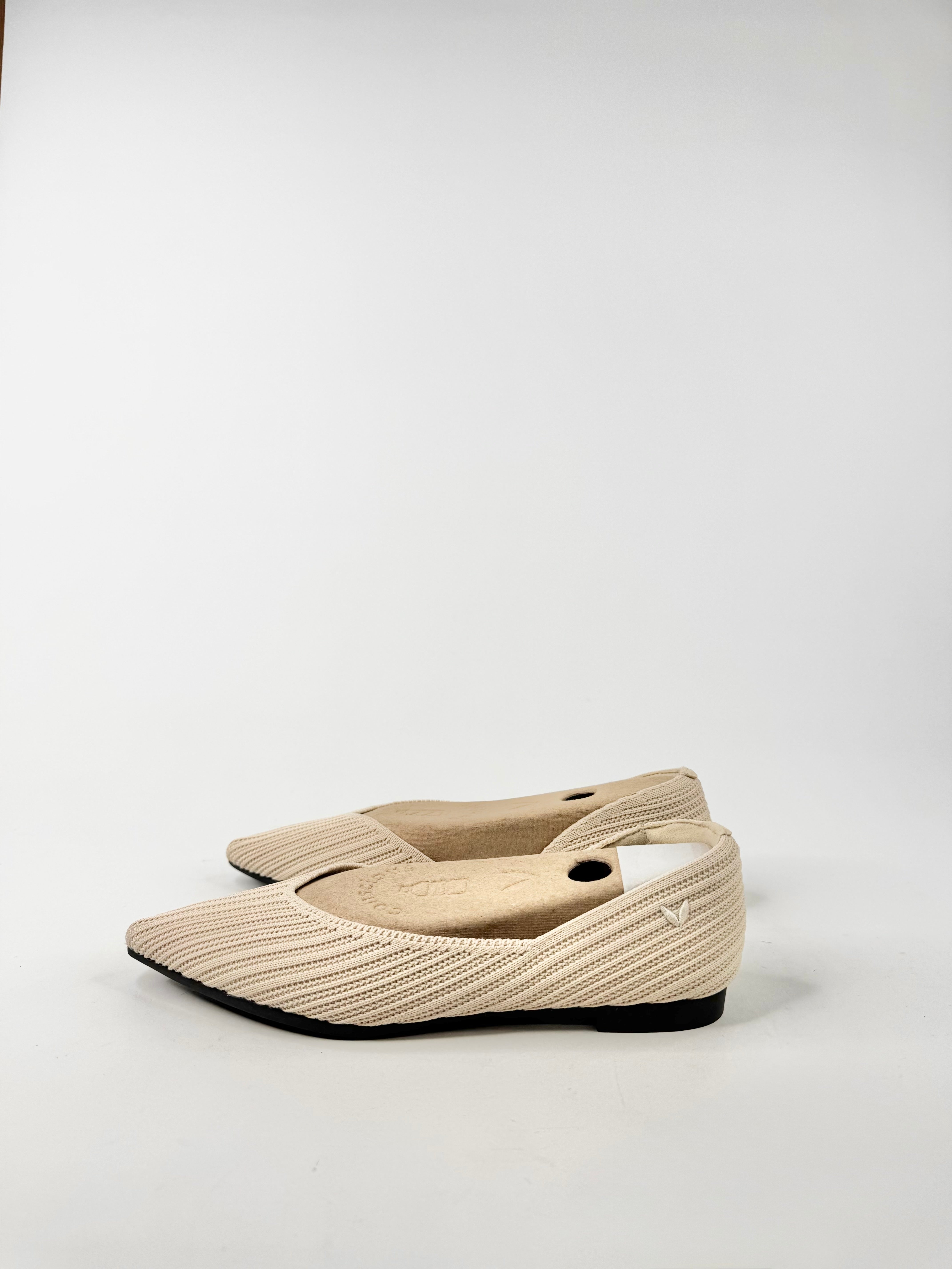 Vivaia 'D'Orsay Melia' Almond Pointed Toe Flats - EU35..5