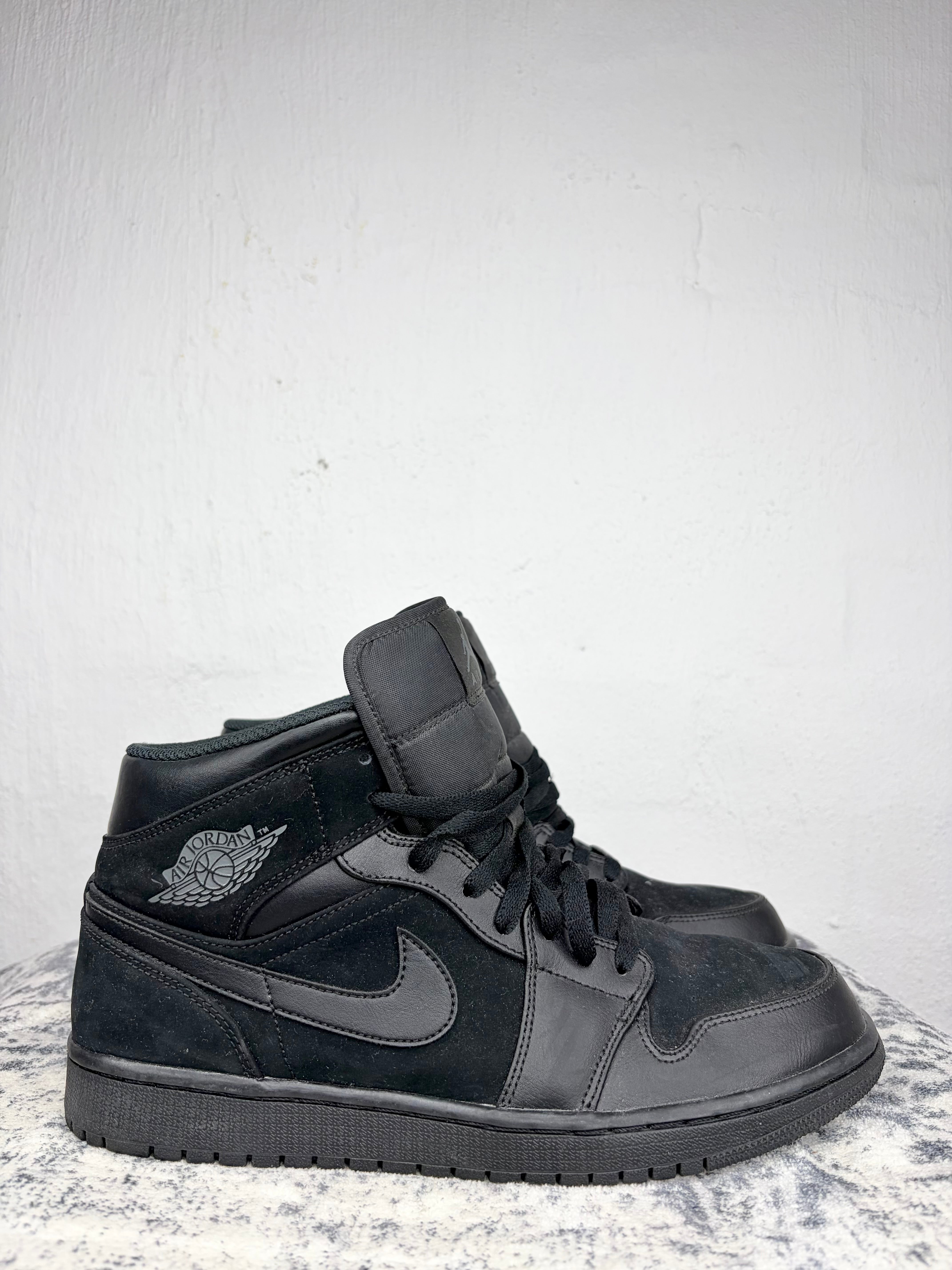 Air Jodan Mid 1 'Triple Black' High Top Sneakers - EU44