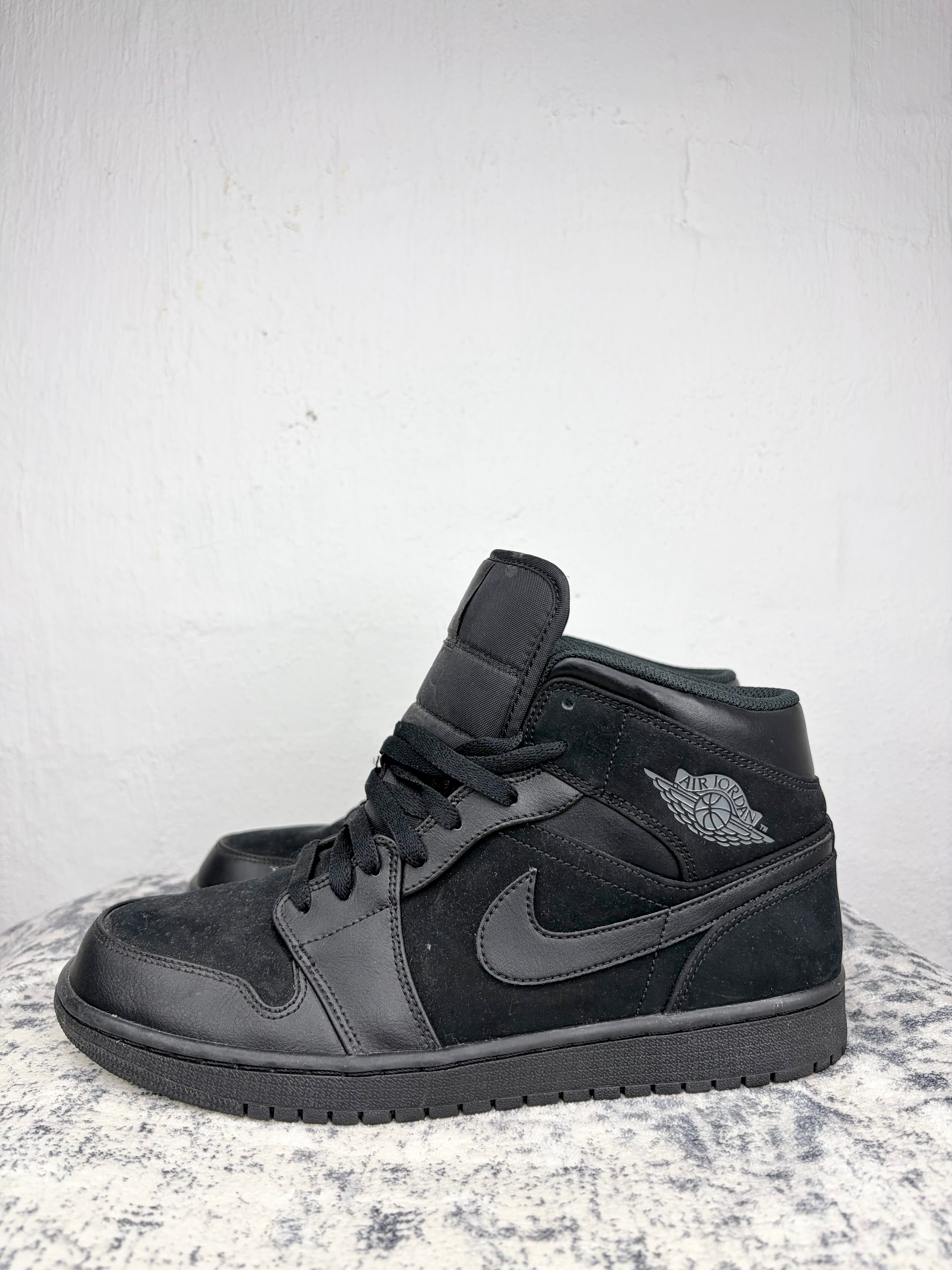Air Jodan Mid 1 'Triple Black' High Top Sneakers - EU44