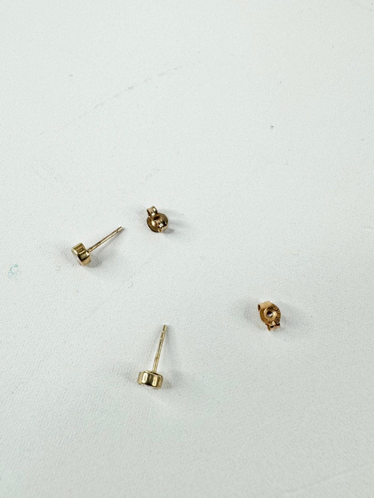 9ct Gold & Cubic Zirconia Studs