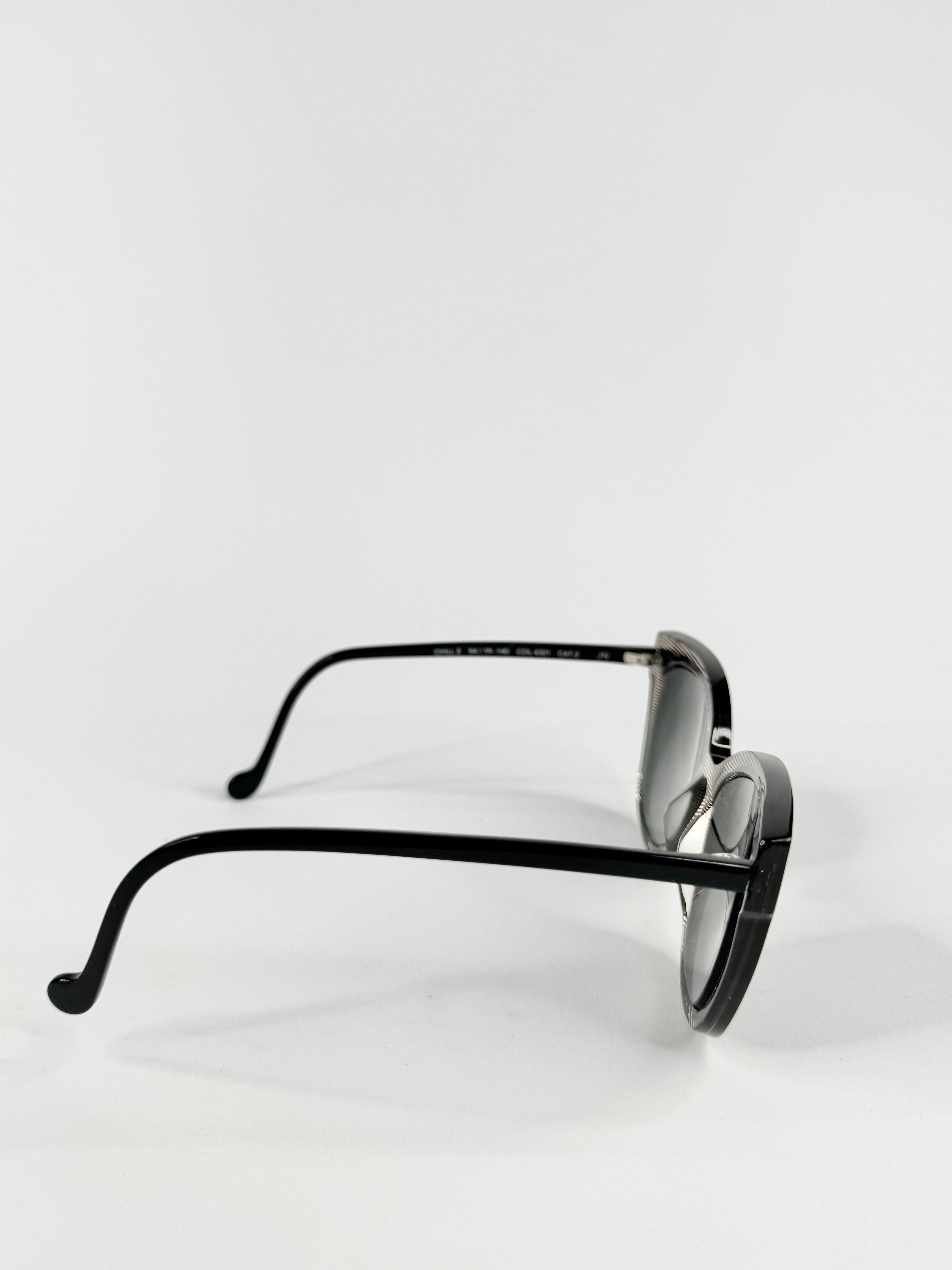 Face A Face Black Line Pattern Sunglasses