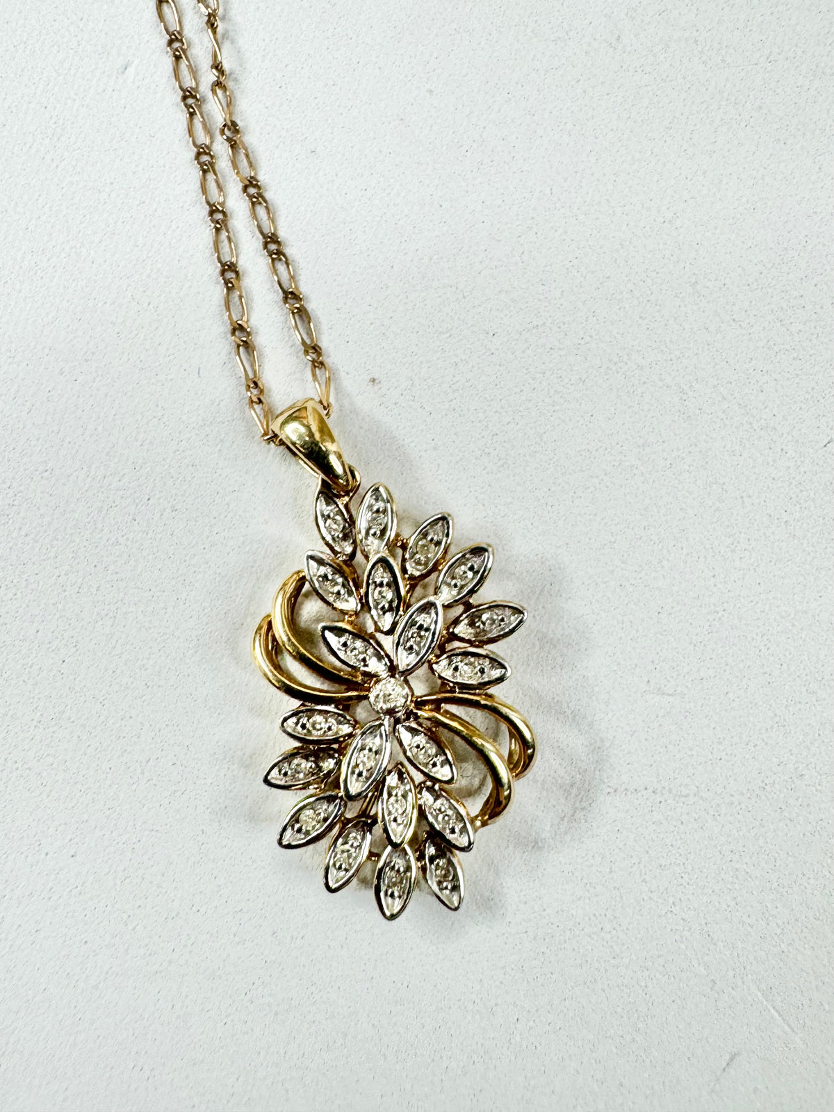 9ct Gold & Diamond Flower Pendant & Chain