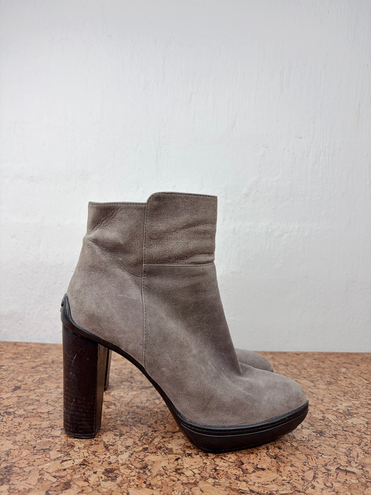 Tod’s Grey Suede Heeled Ankle Boots - EU38