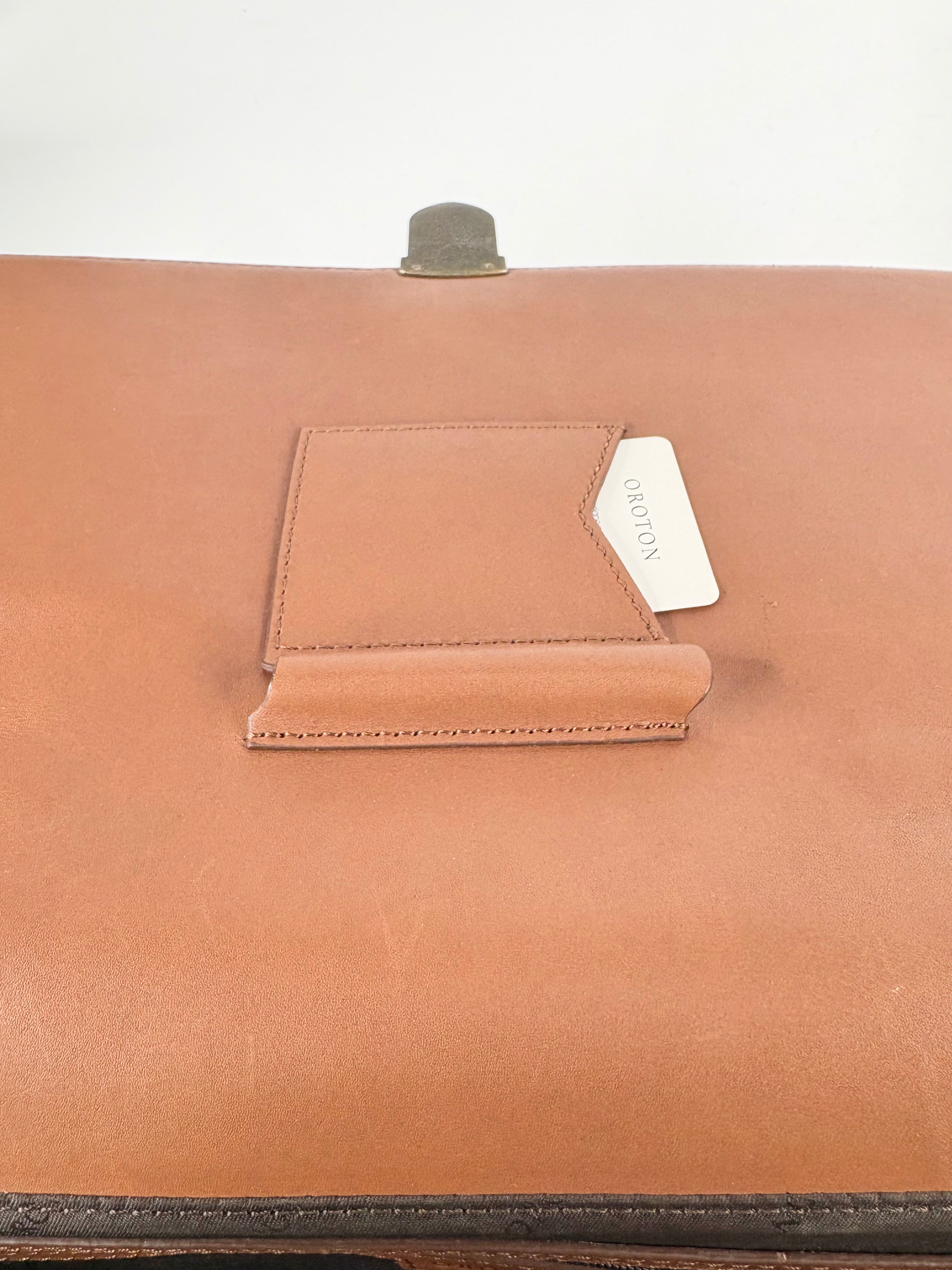 Oroton Tan Leather 'Satesman' Brieftote