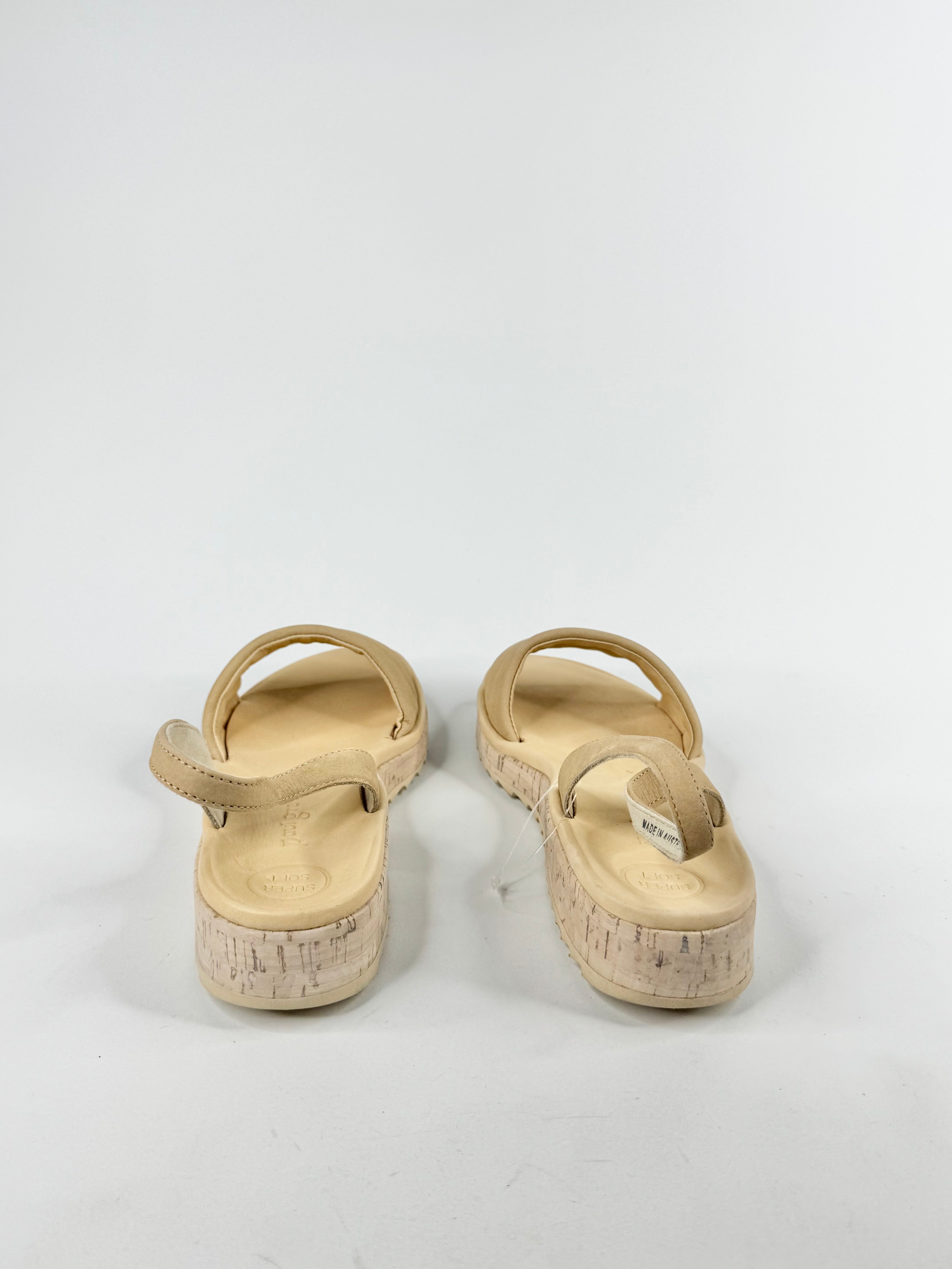 Paul Green Ecru Sandals - EU38