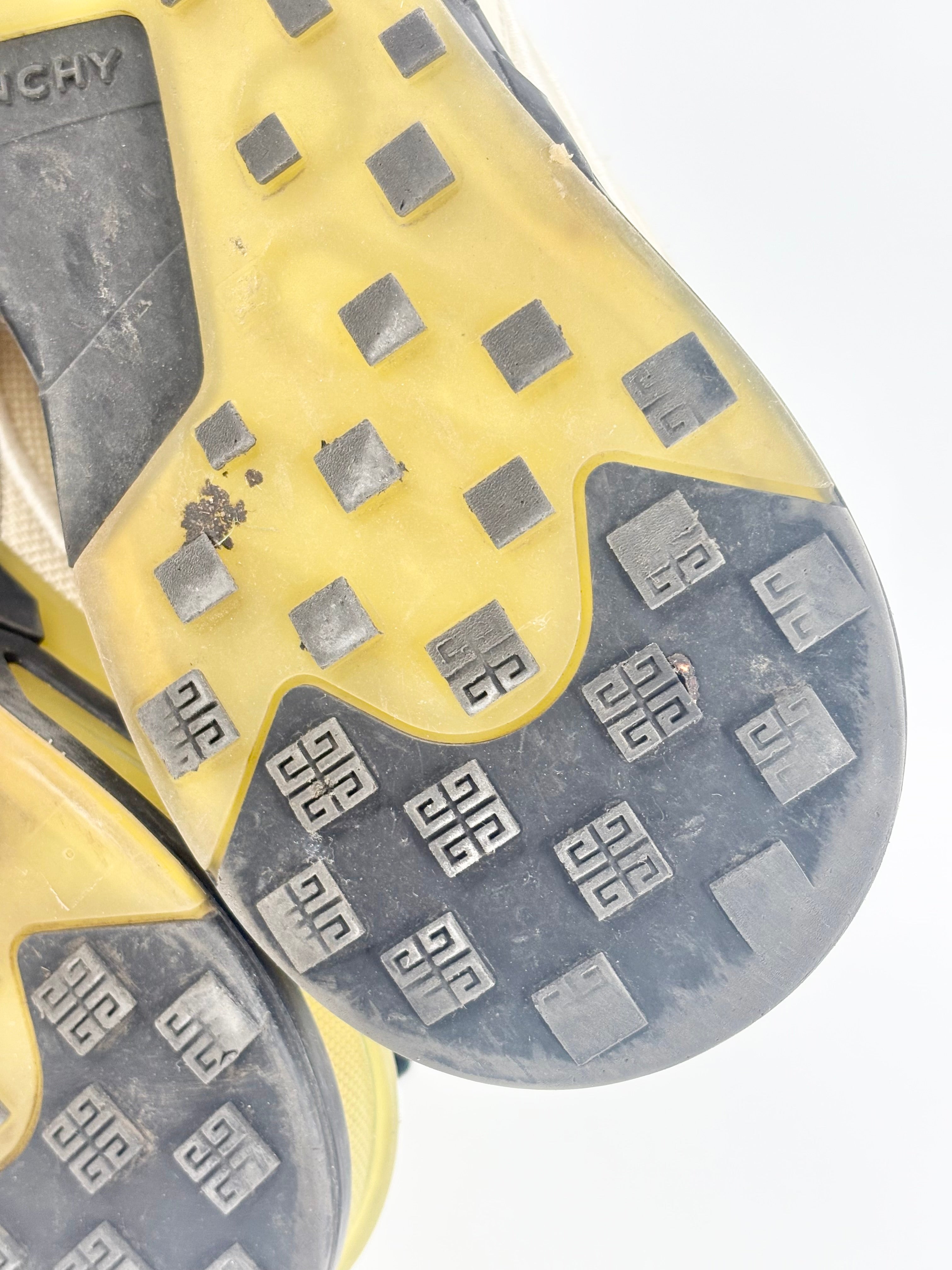 Givenchy Off-White Giv 1 Sneakers - EU43