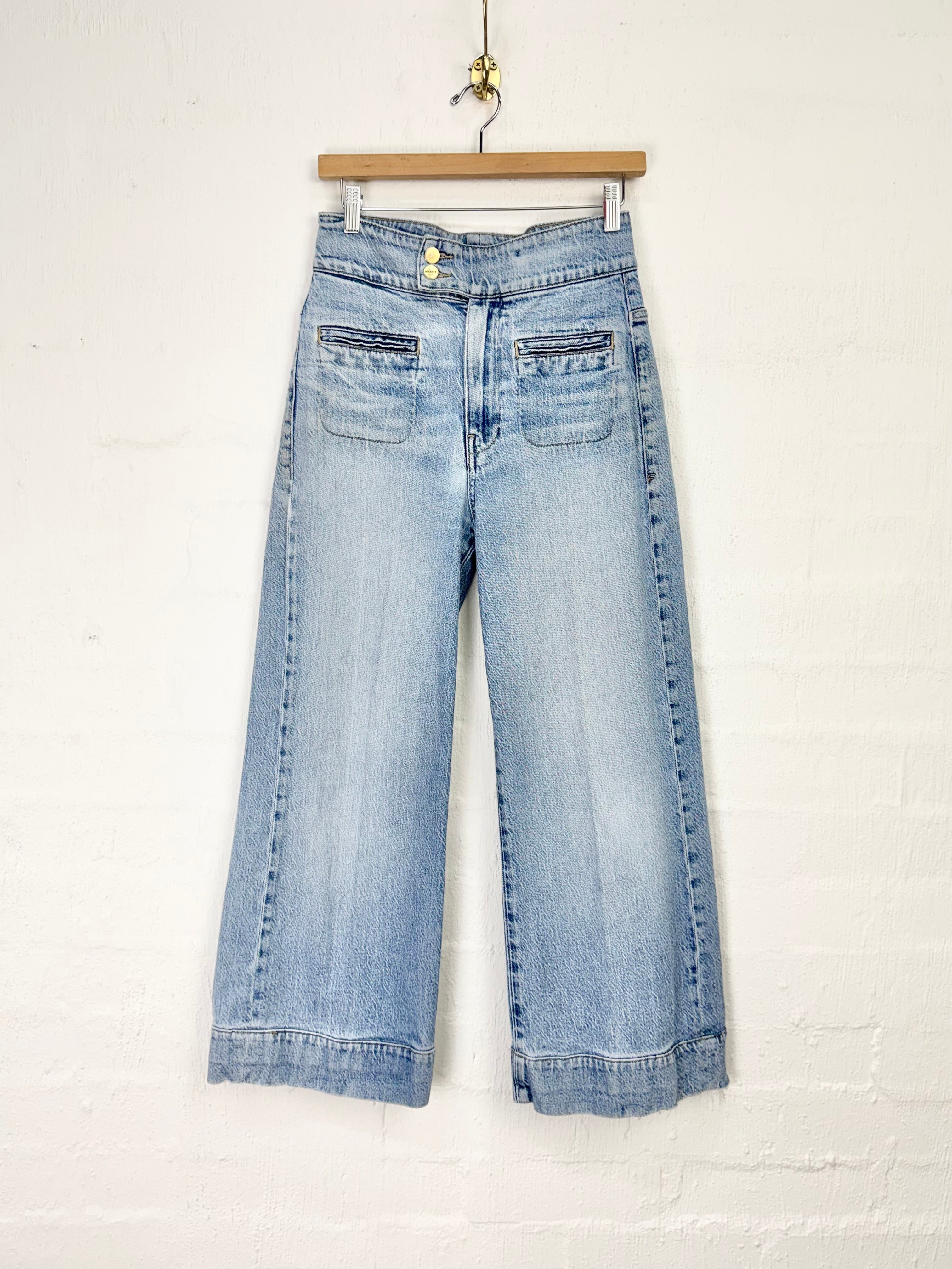 Frame Light Wash Wide Leg Jeans - AU8