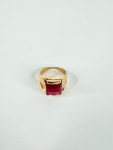 Vintage 18ct Gold & Red Cut Gemstone Ring