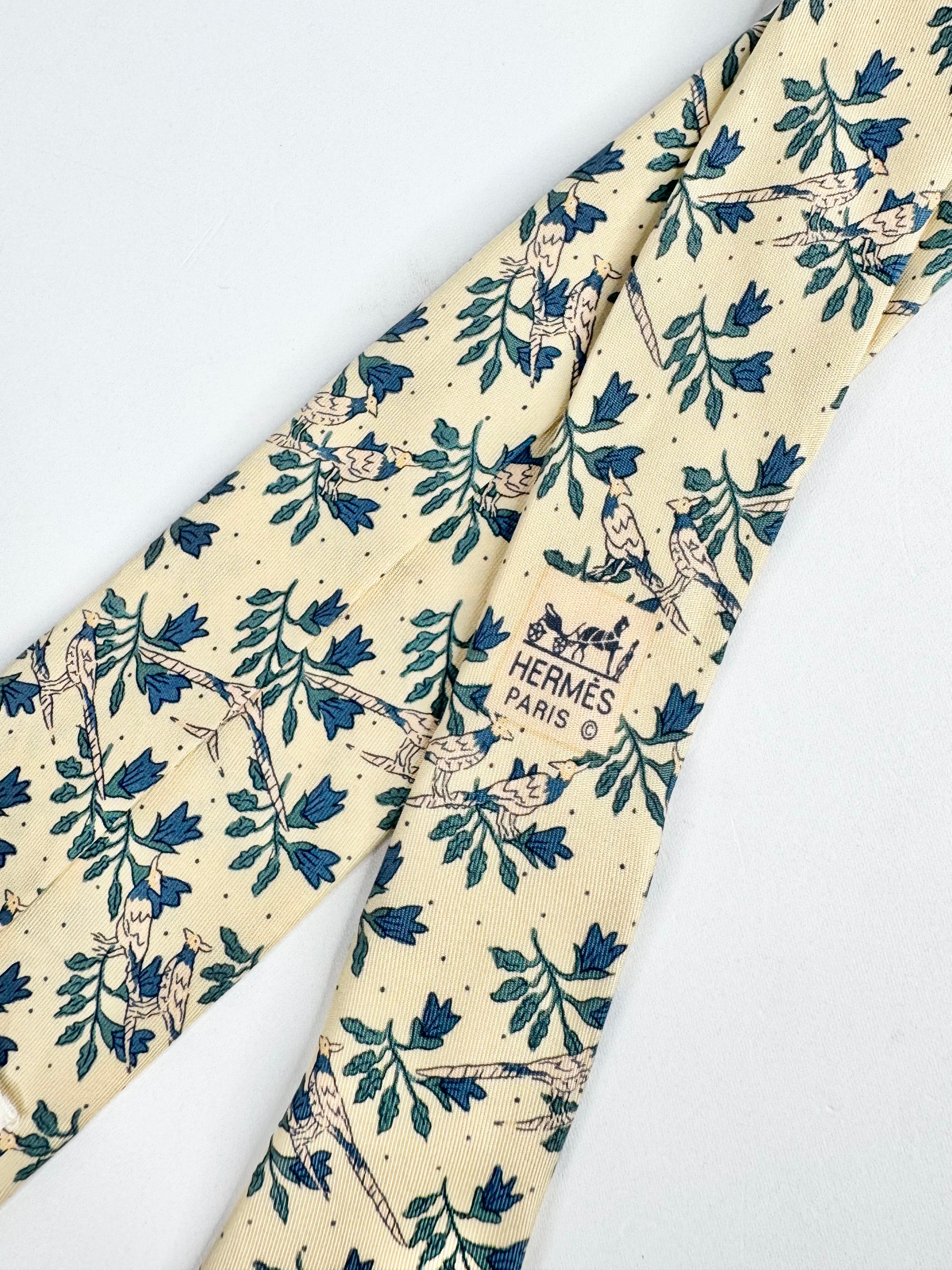 Vintage 90s Hermès Cream Silk Bird Patterned '7274' Silk Tie