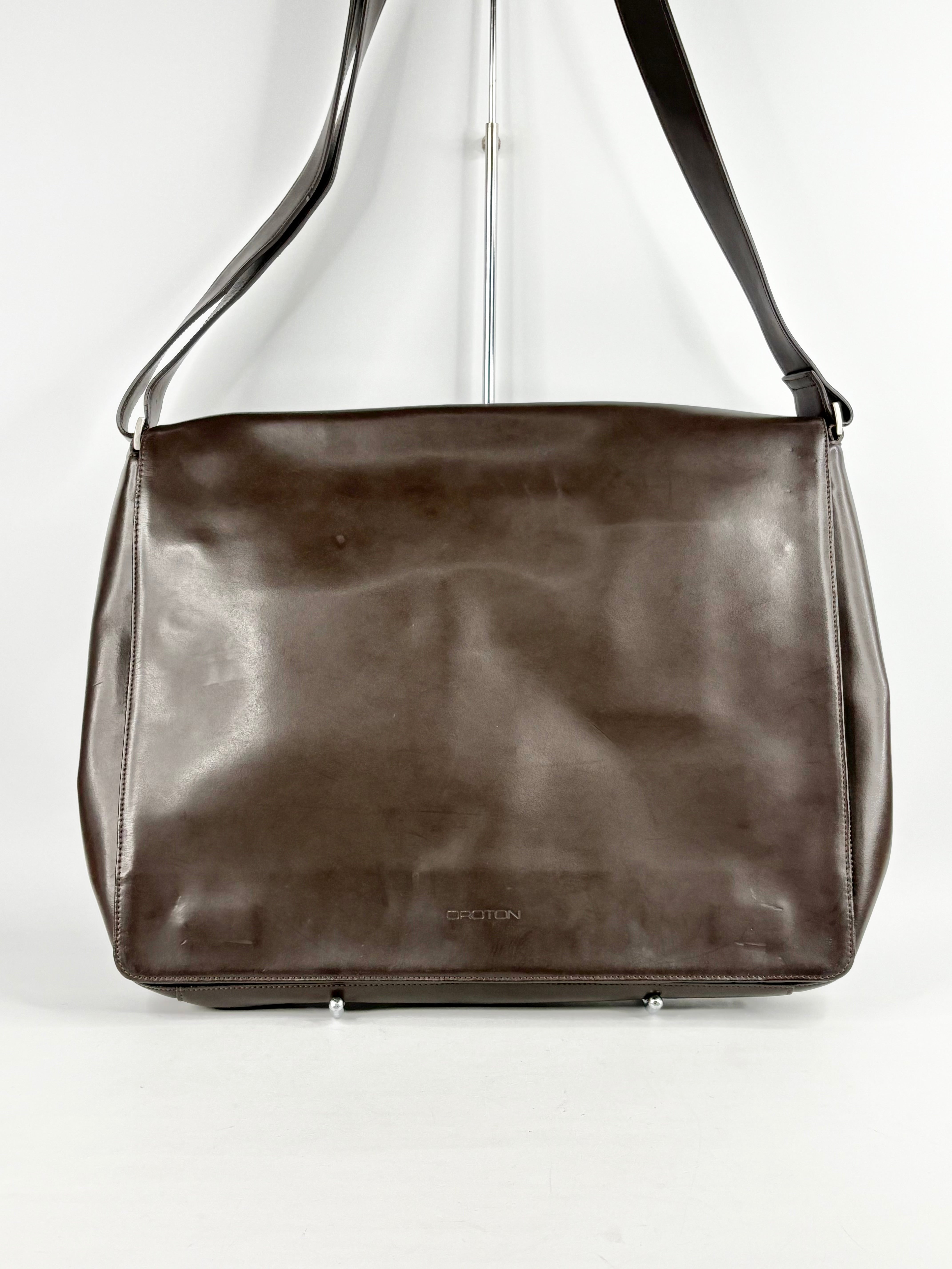 Oroton Chocolate Brown Smooth Leather Messenger Bag