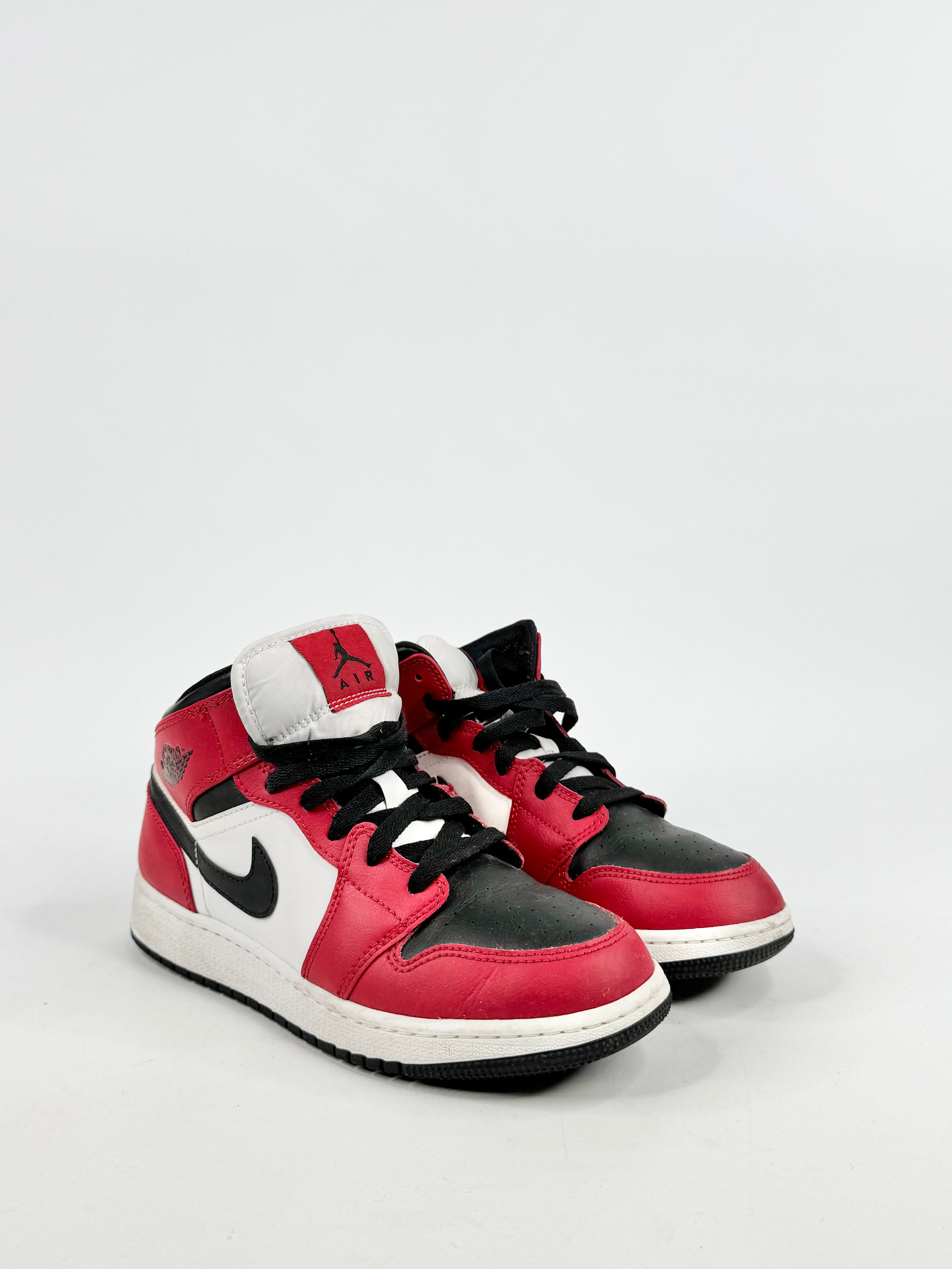 Air Jordan 1 Mid Chicago Red Sneakers - 5Y