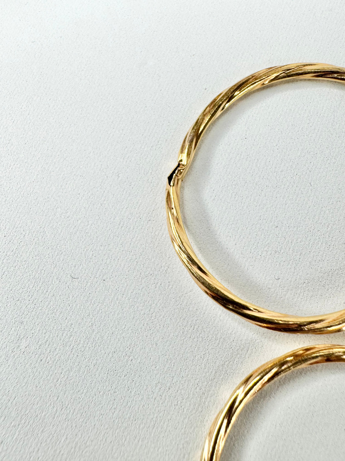 9ct Medium Twisted Hoop Earrings