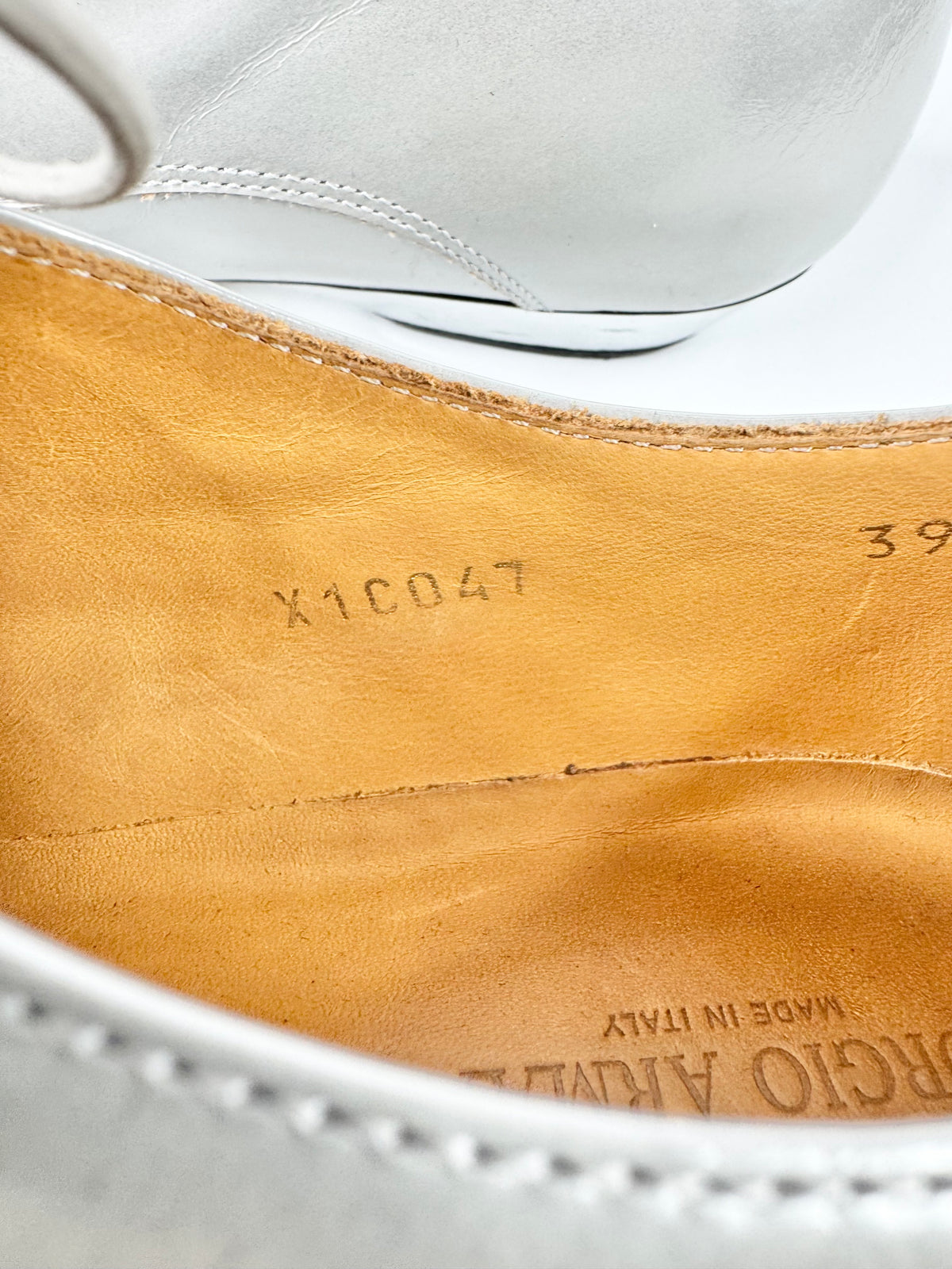 Giorgio Armani Soft Silver Leather Lace Up Shoes - EU39.5