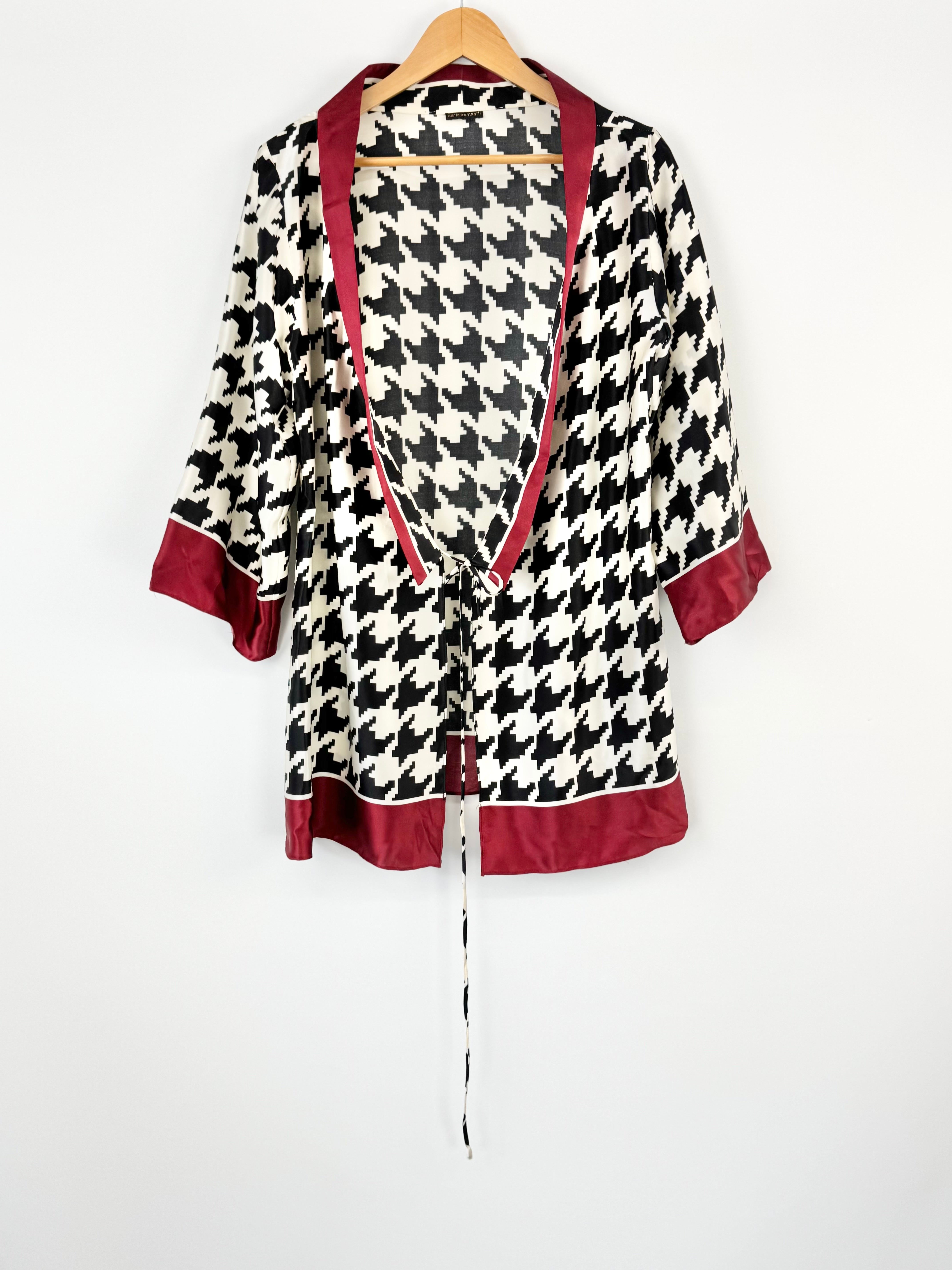 Carla Zampatti XL Houndstooth Patterned Silk Tie Top - AU8/10