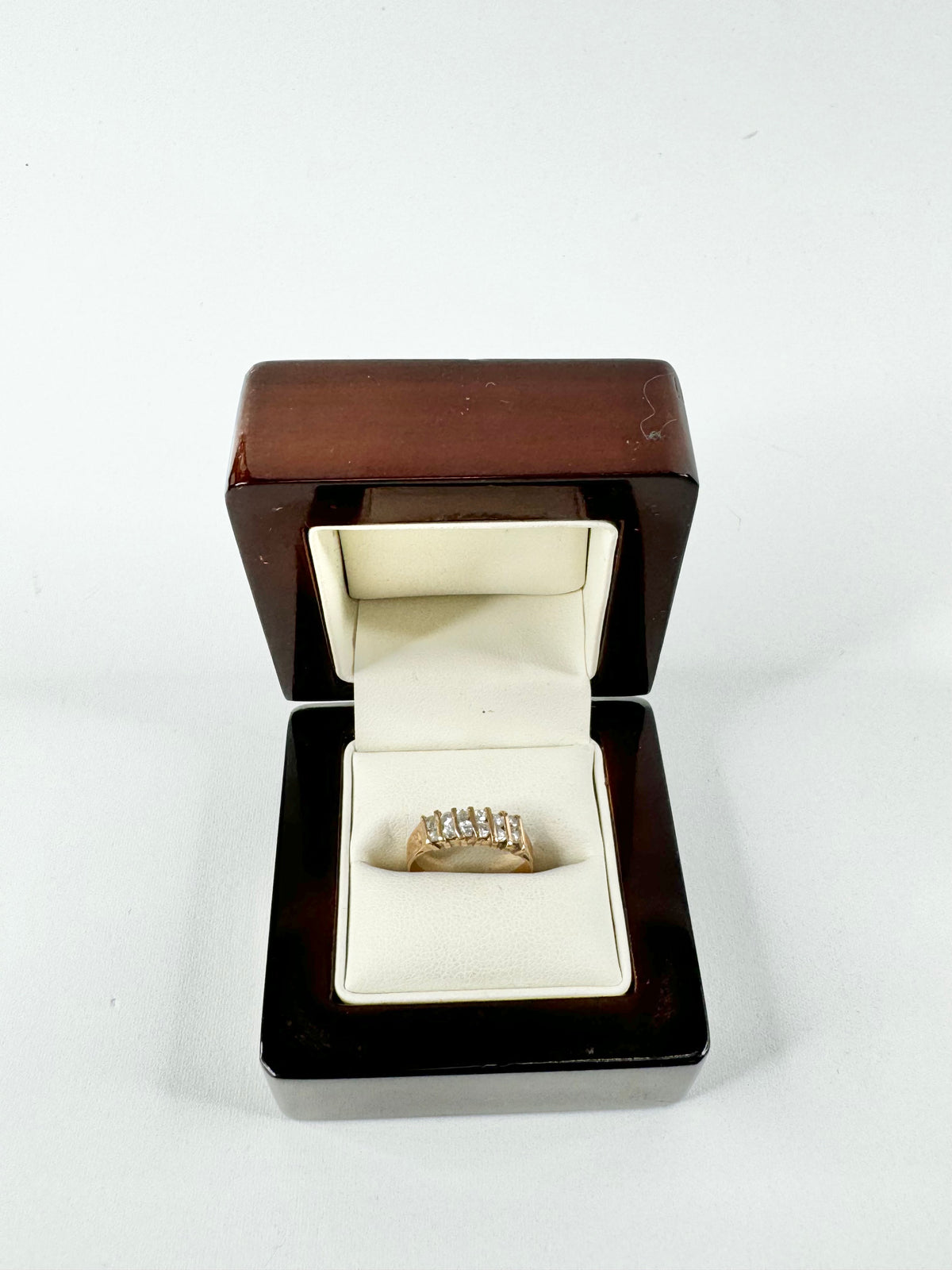 Vintage 18ct Gold & Cubic Zironia Chanel Setting Ring
