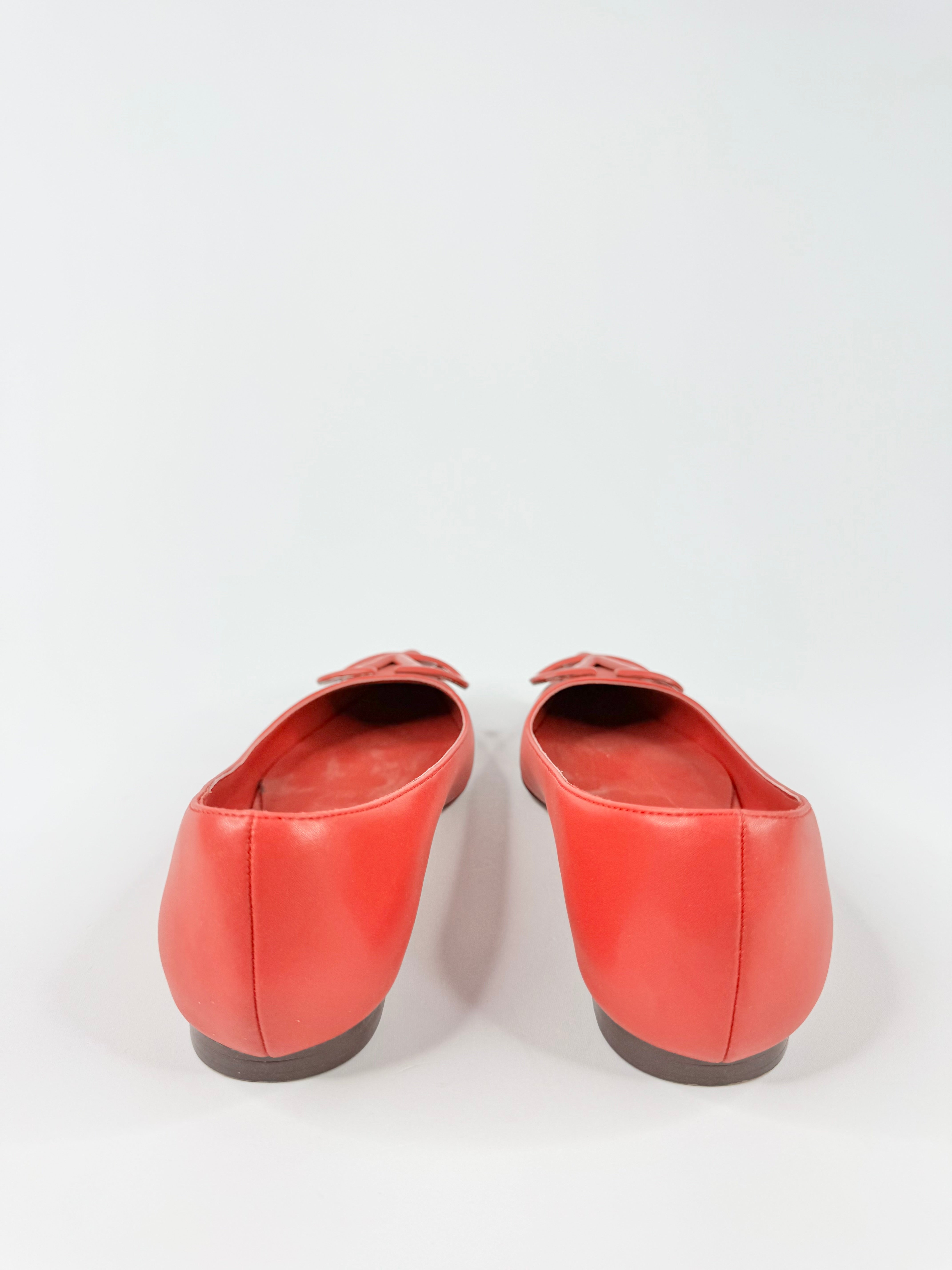 Valentino Garvani 'V' Logo Pointed Red Ballet Flats - EU34