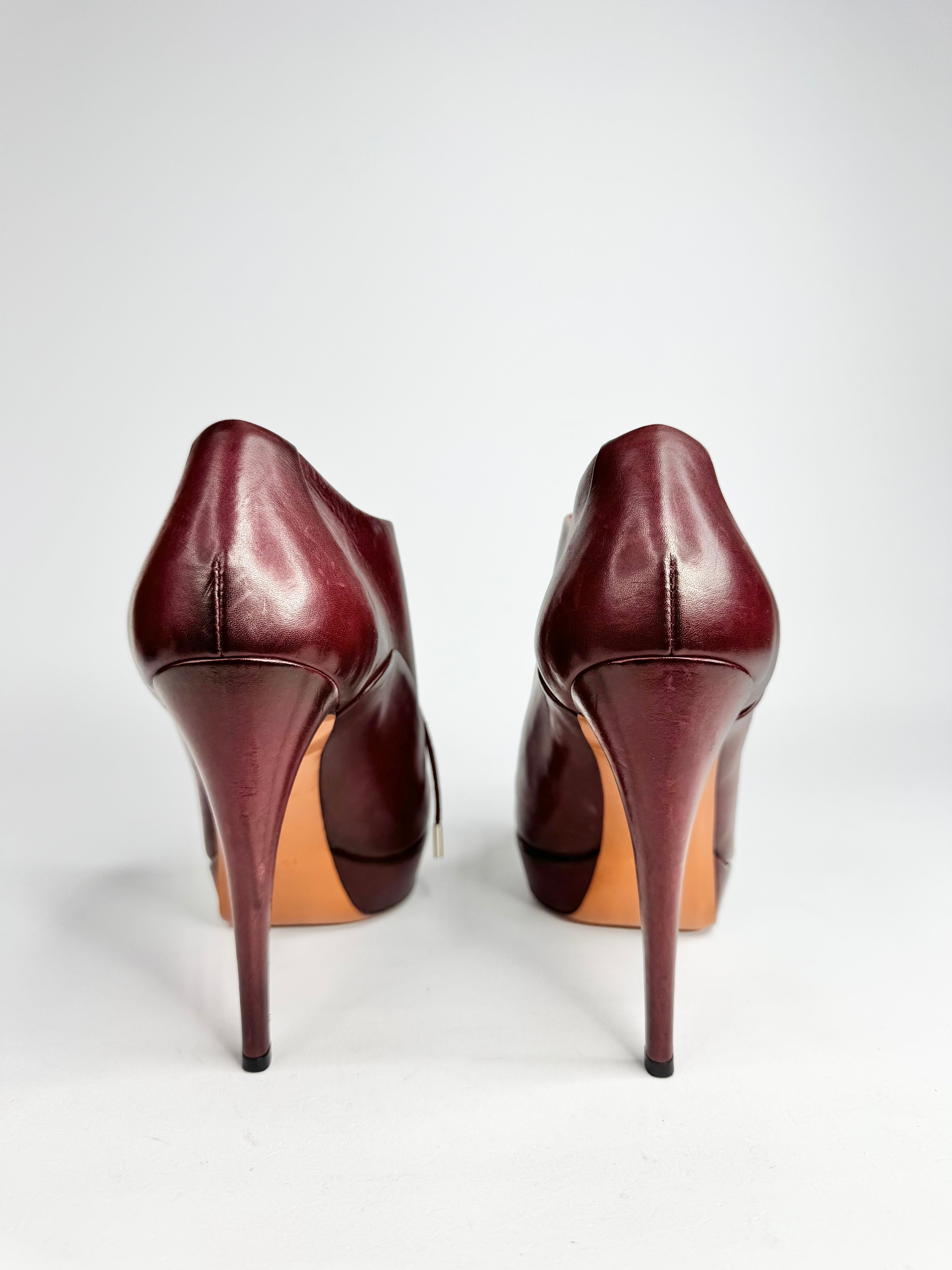 Gucci Burgundy Leather 'Betty' Lace Up Boots - EU38.5