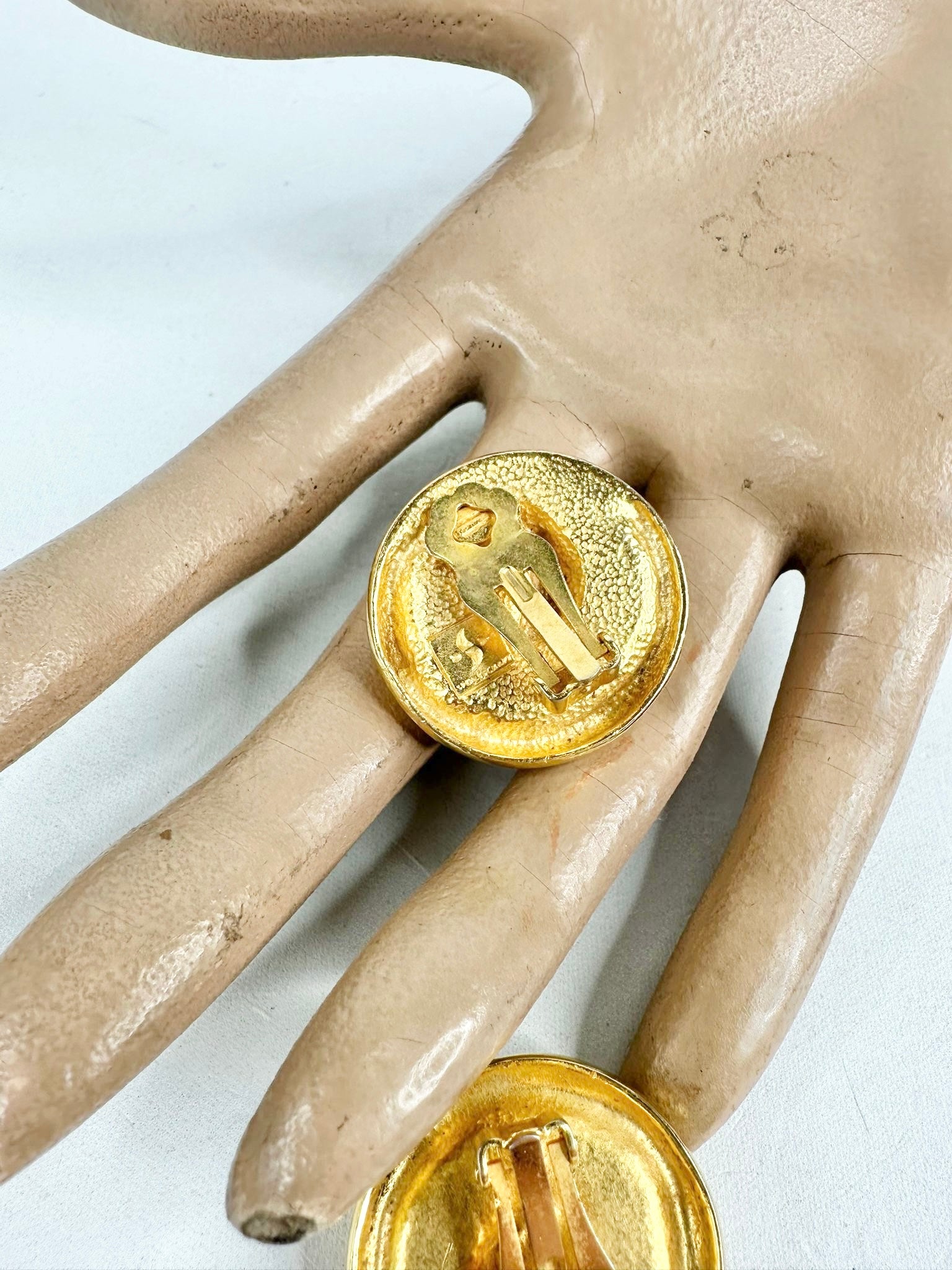 MFW Vintage Sportscraft Large Swirl Gold Toned Clip On Earrings