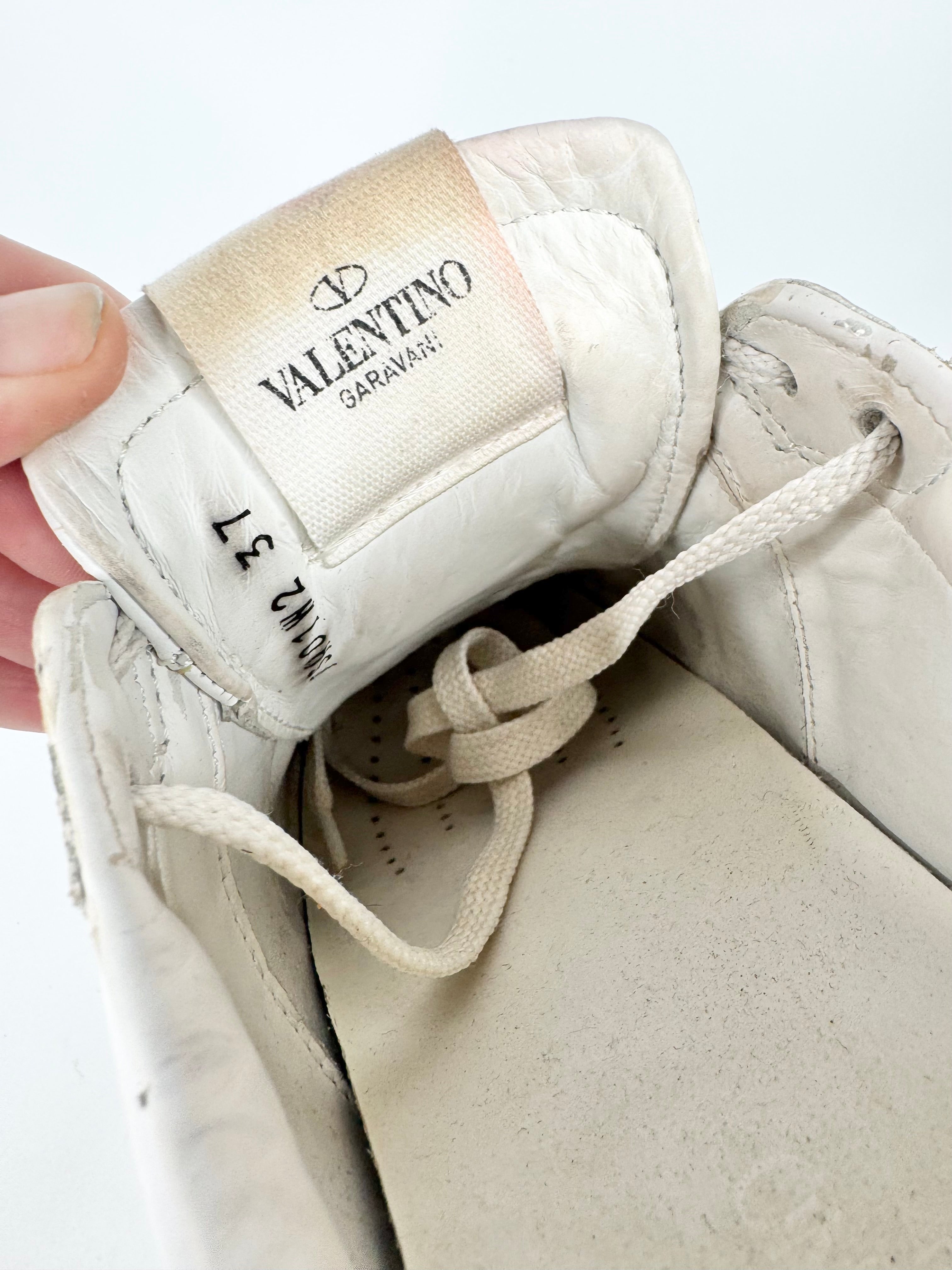 Valentino Garavani 'Rockstud Untitled' White Leather Sneakers - EU38