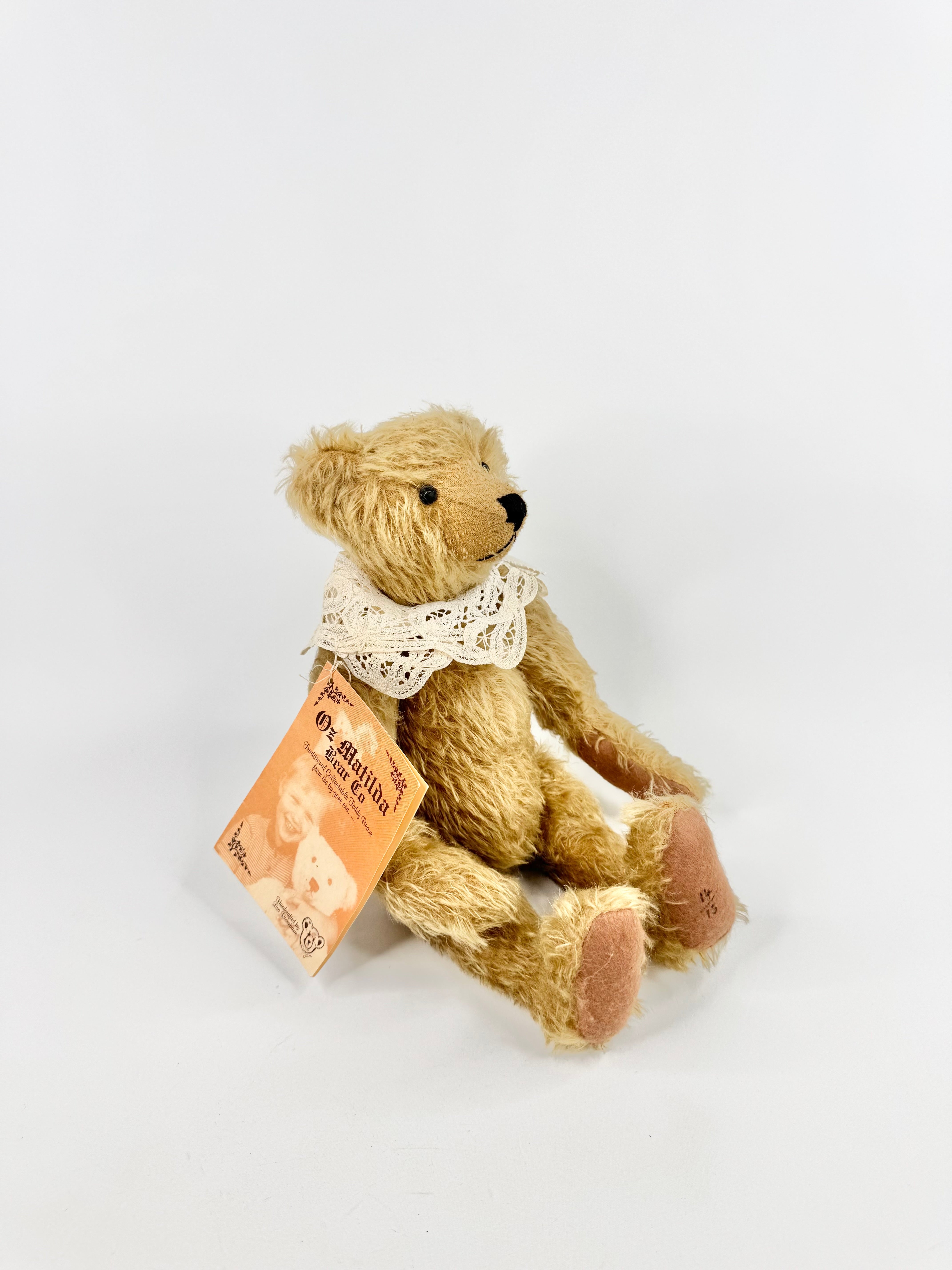 1999 Oz Matilda Bear Co 'Lily' Victorian Traditional Bear