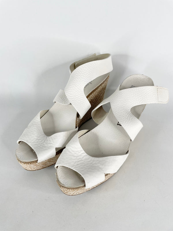 Pedro García White Leather Wedge Sandals - EU39