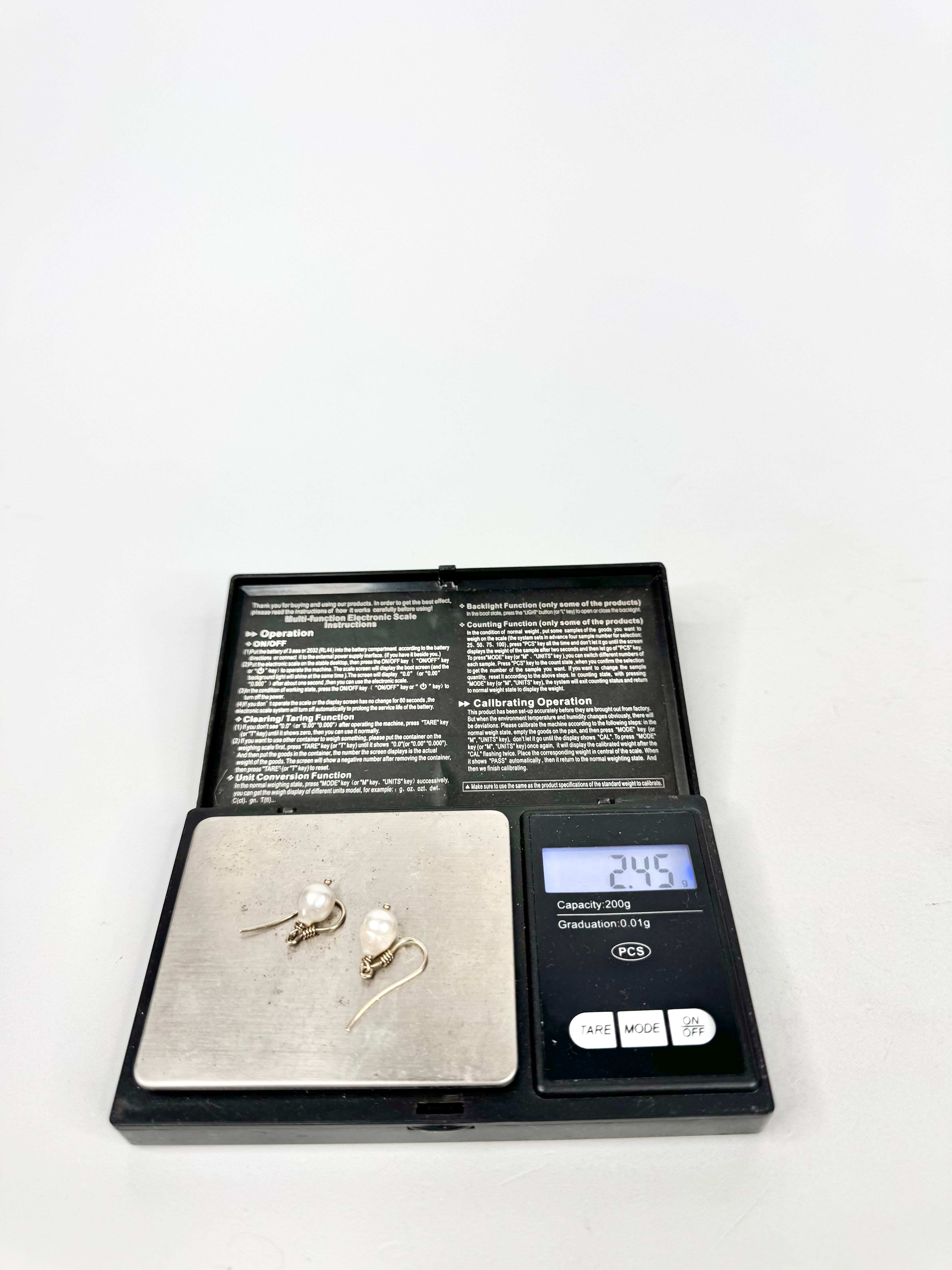9ct Gold & Freshwater Pearl Drop Earrings